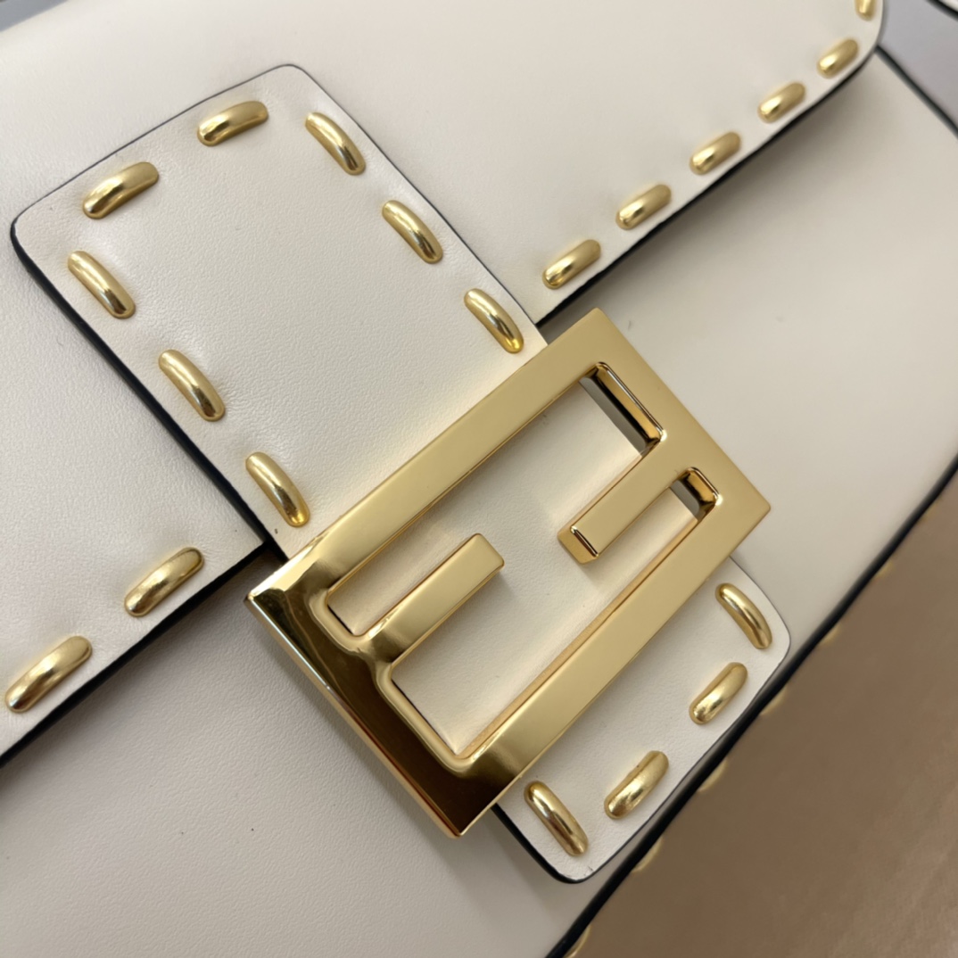 FendI Medium Baguette Bag-26x15x4CM