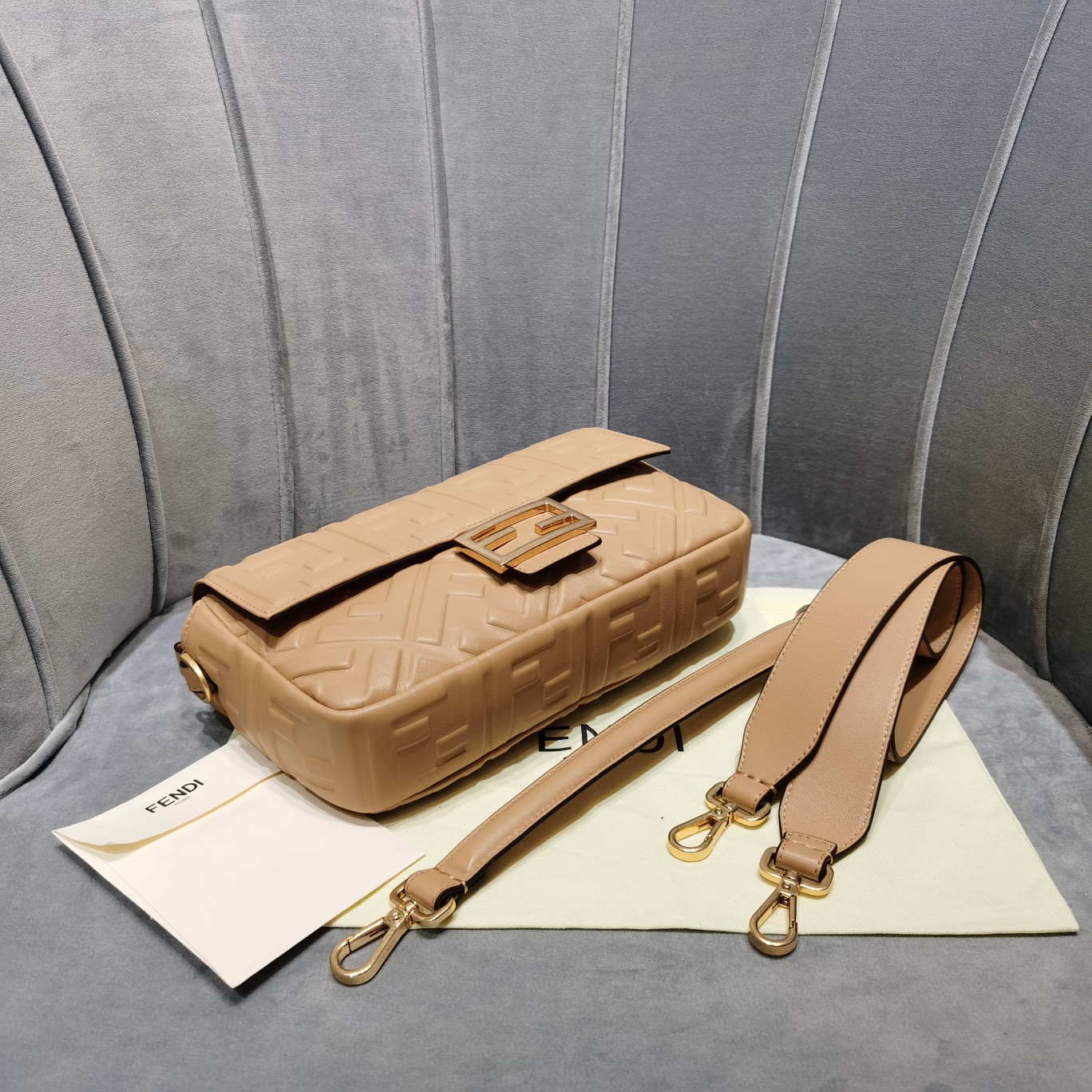 FendI Medium Baguette Bag-26x15x4CM