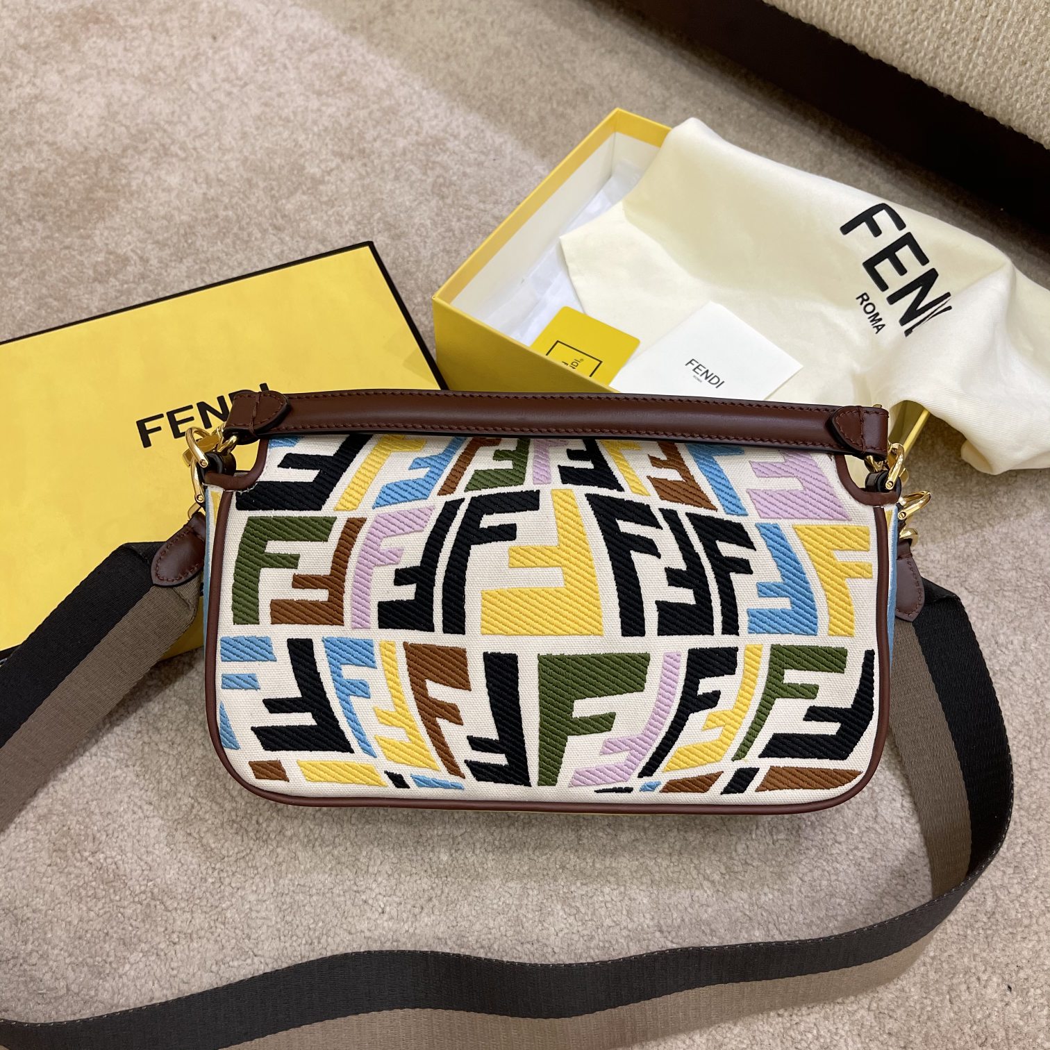 Fendi Medium Baguette Bag-26x15x4CM