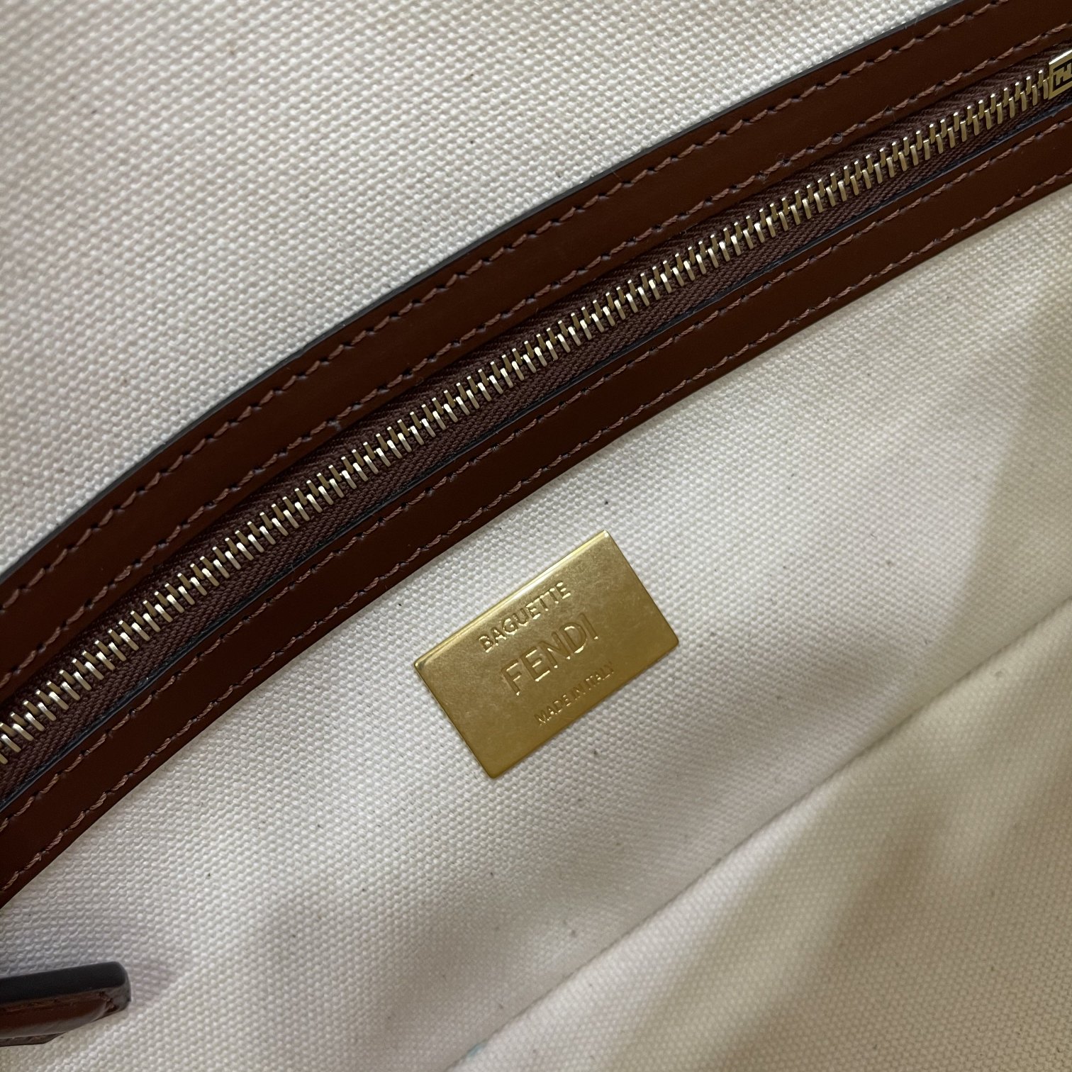 Fendi Medium Baguette Bag-26x15x4CM