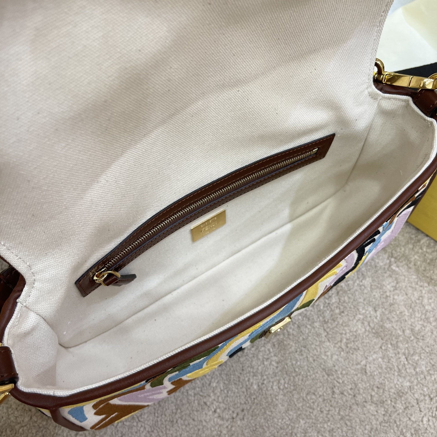 Fendi Medium Baguette Bag-26x15x4CM