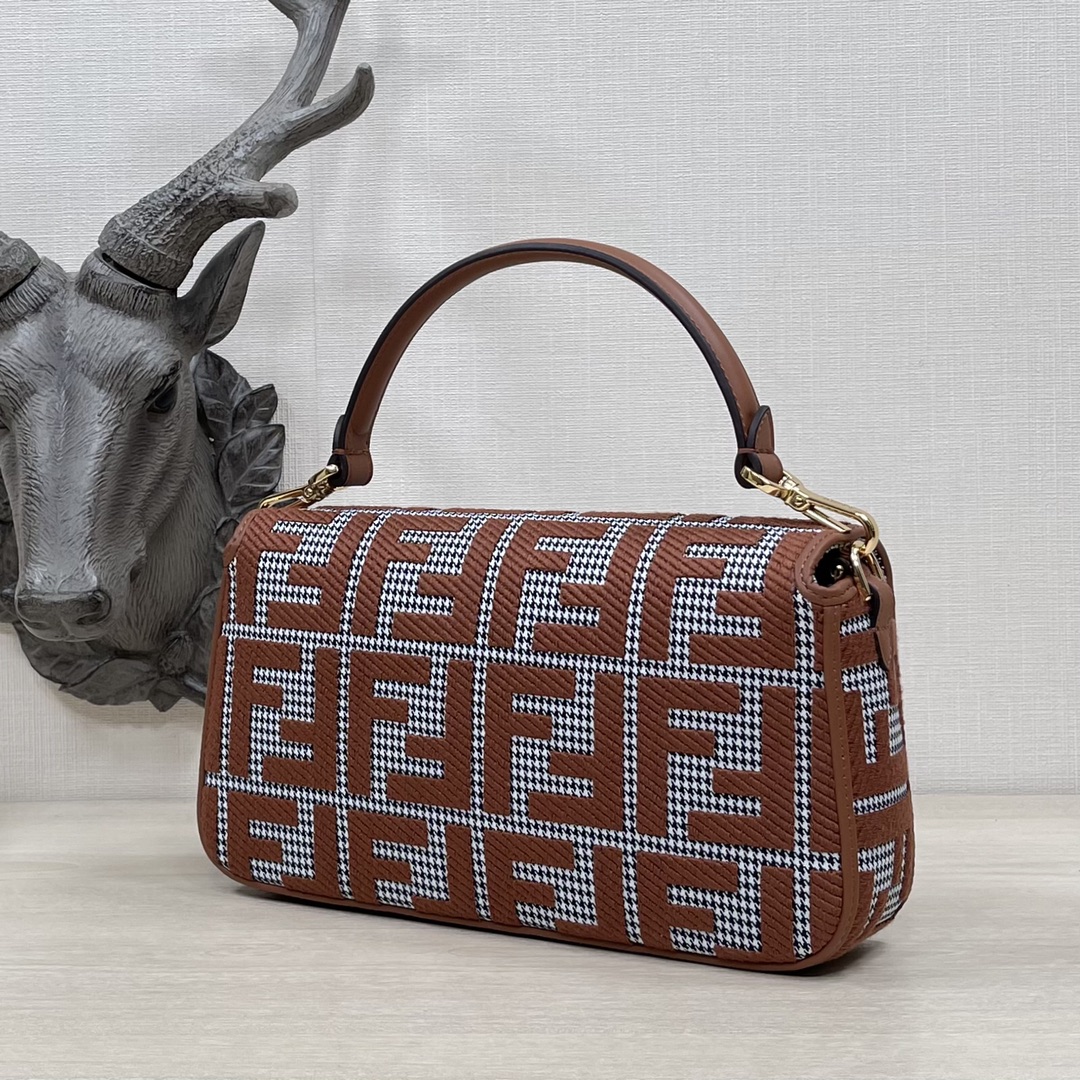 FendI Baguette Bag-27*15*11CM