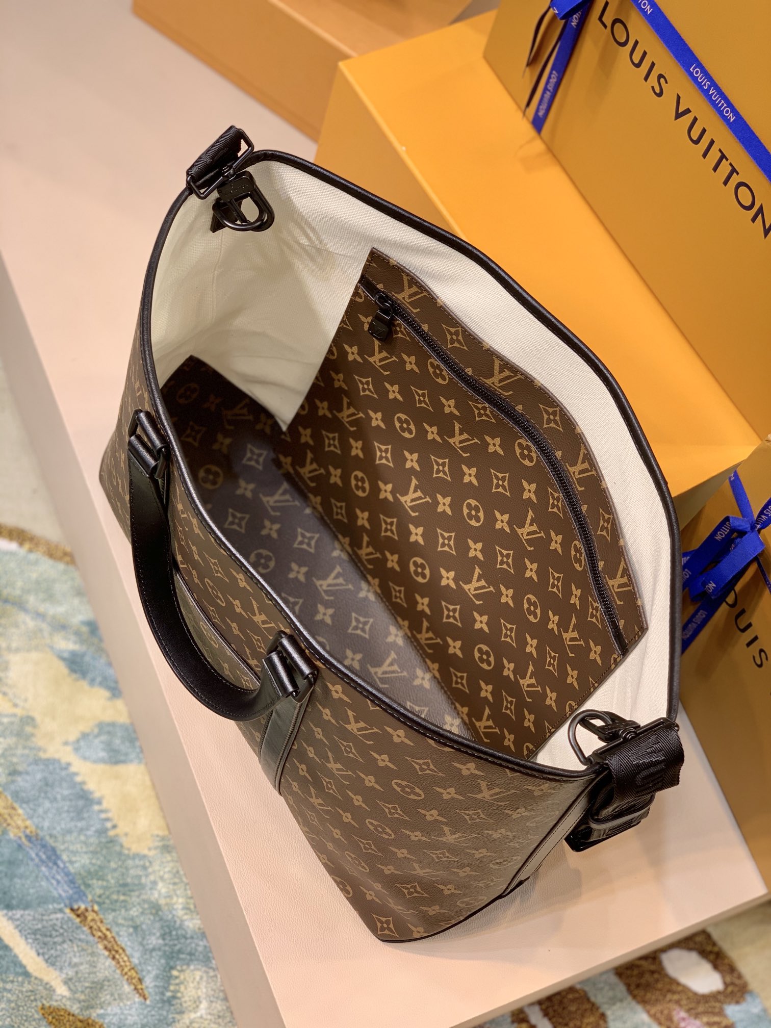 Louis Vuitton Week-End Tote -38.5*29*11CM