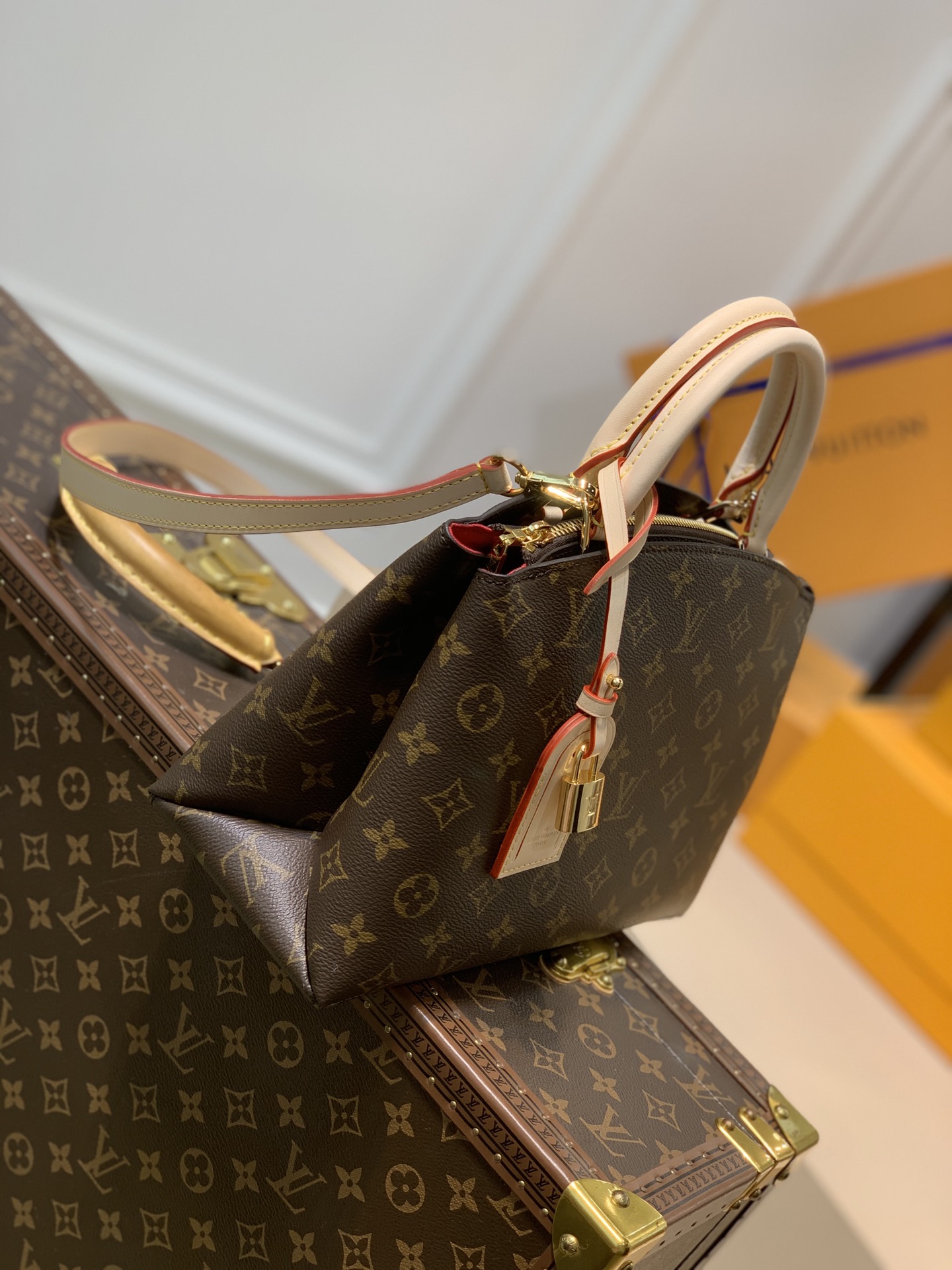 Louis Vuitton M45898 Grand Palais Handbags-29×18×12CM
