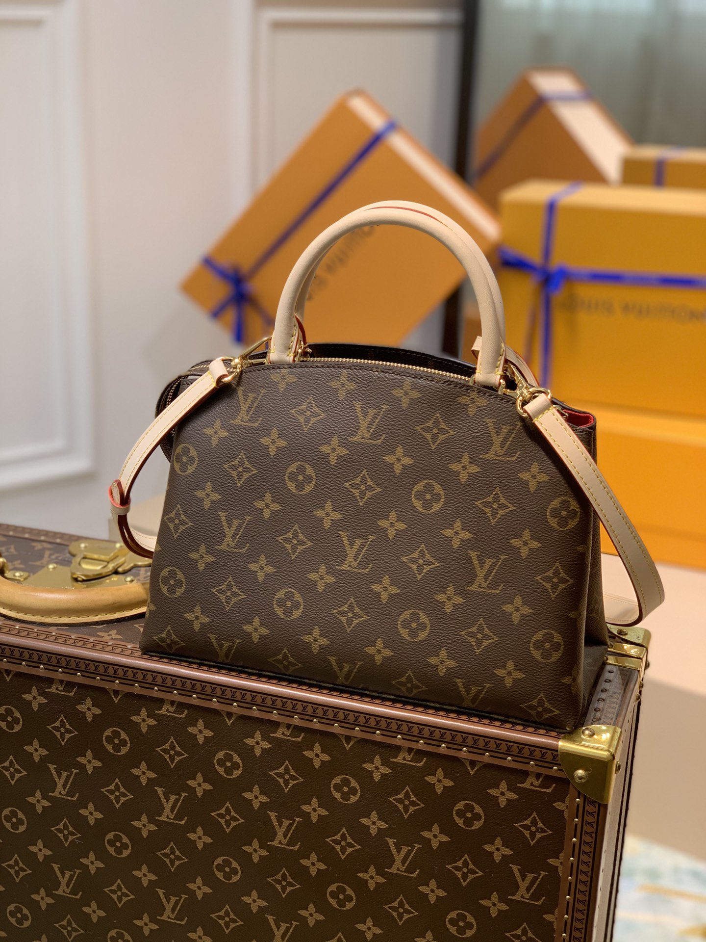Louis Vuitton M45898 Grand Palais Handbags-29×18×12CM Louis Vuitton M45898 Grand Palais Handbags-29×18×12CM