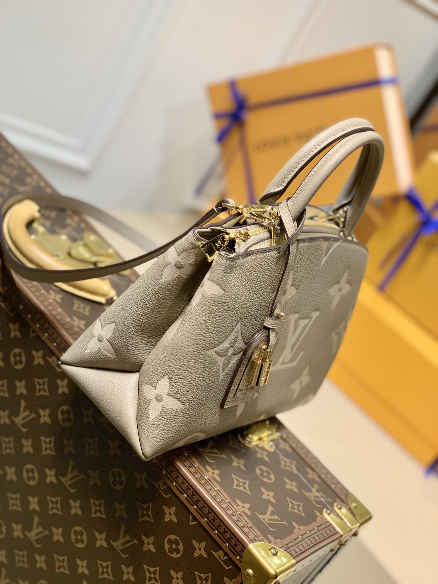 Louis Vuitton M45898 Petit Palais Handbags-29×18×12CM Louis Vuitton M45898 Petit Palais Handbags-29×18×12CM