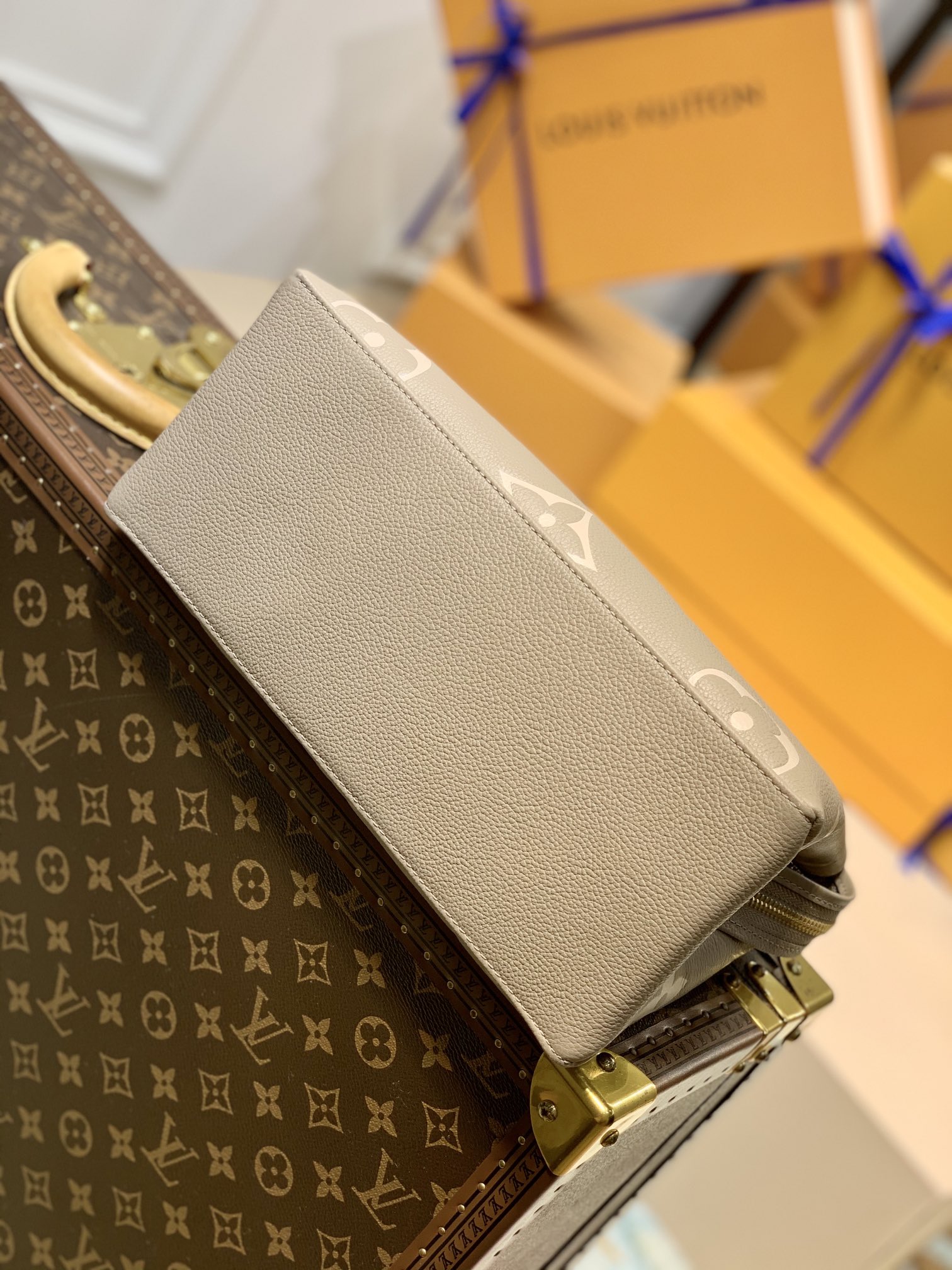 Louis Vuitton M45898 Petit Palais Handbags-29×18×12CM Louis Vuitton M45898 Petit Palais Handbags-29×18×12CM