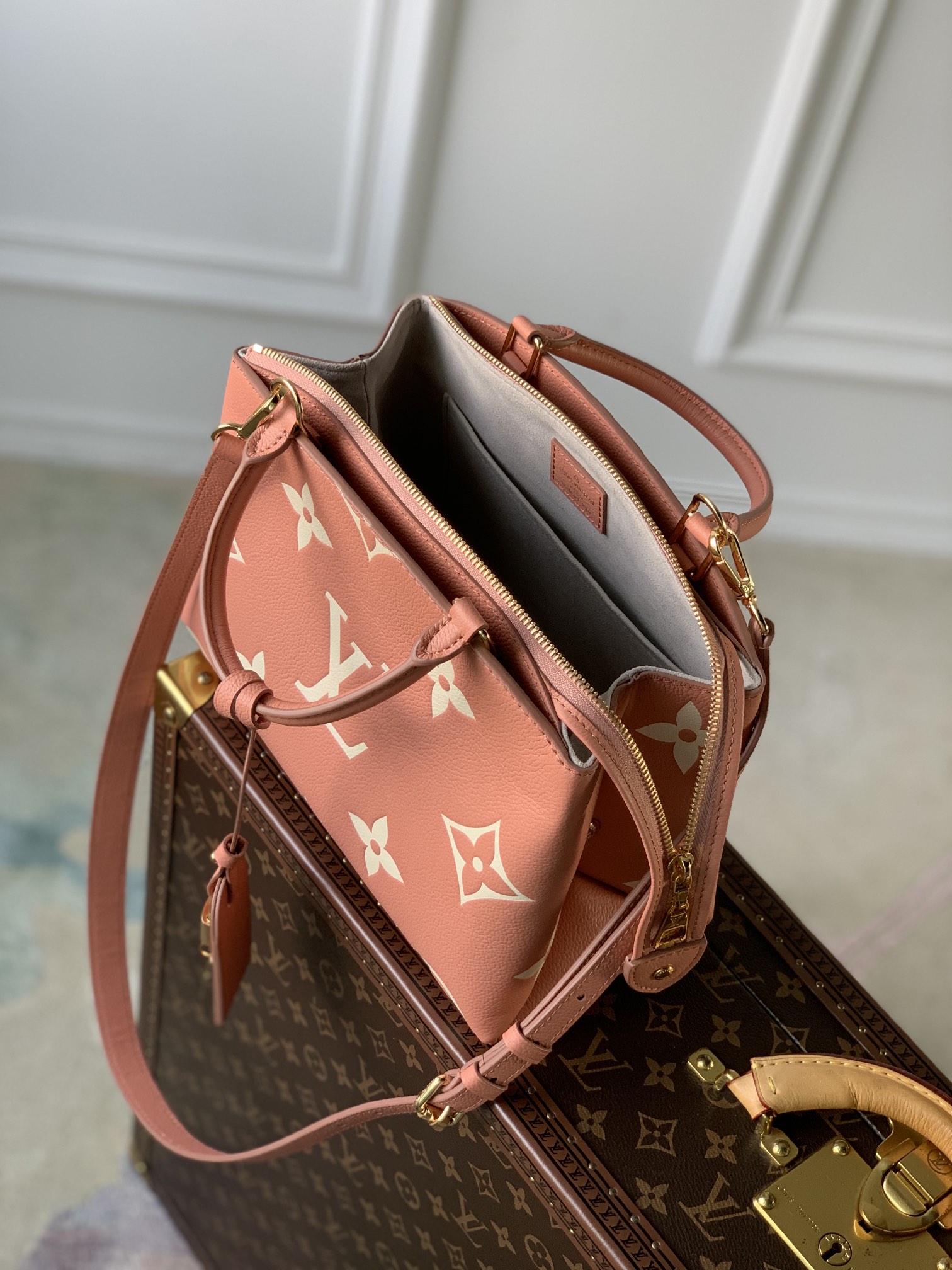 Louis Vuitton M45898 Petit Palais Handbags-29×18×12CM Louis Vuitton M45898 Petit Palais Handbags-29×18×12CM