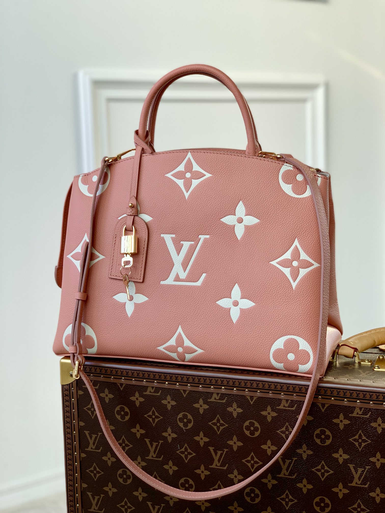 Louis Vuitton M45898 Petit Palais Handbags-34*24*15CM Louis Vuitton M45898 Petit Palais Handbags-34*24*15CM