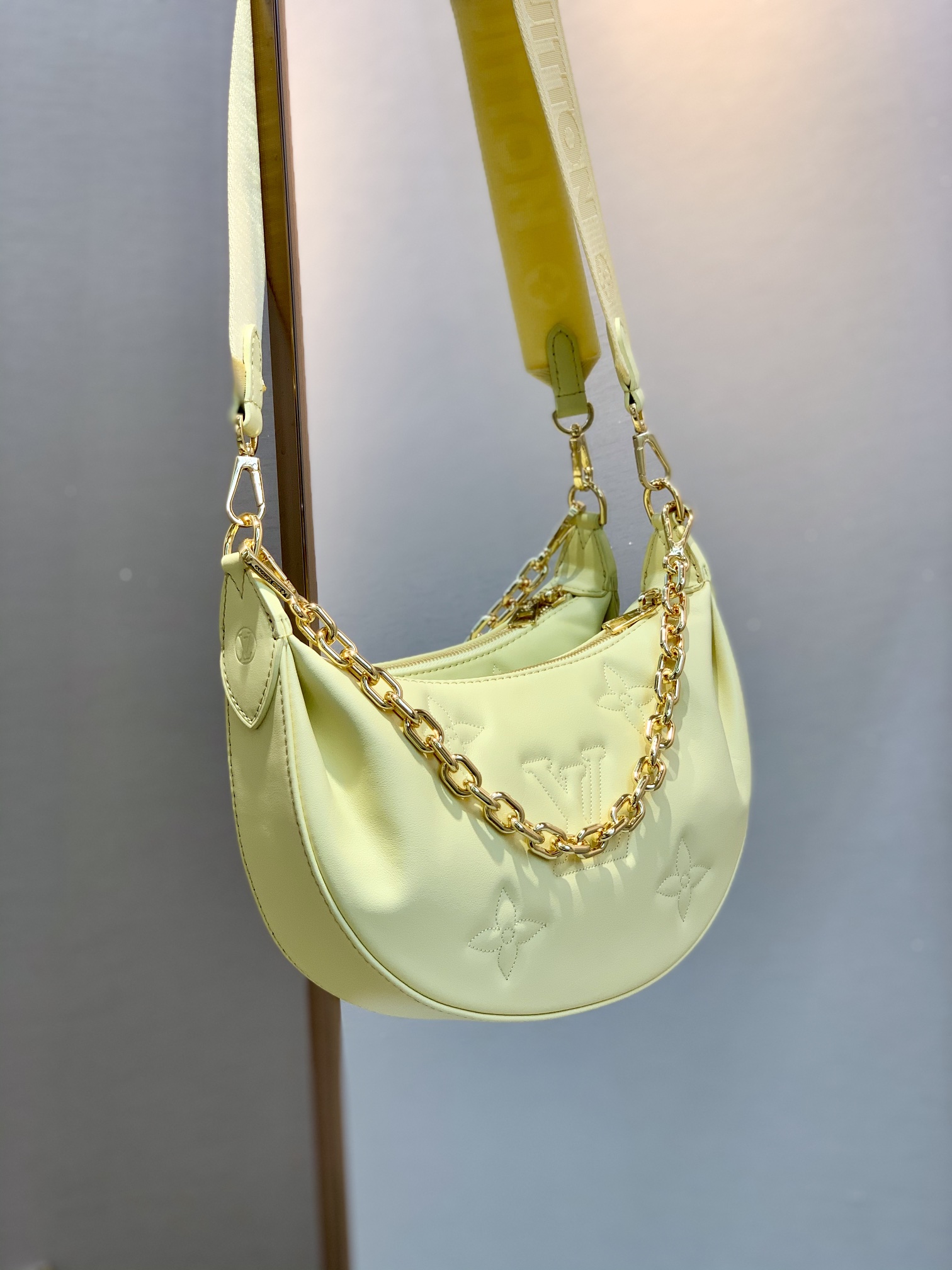Louis Vuitton Over The Moon Handbag-27.5*16*7CM