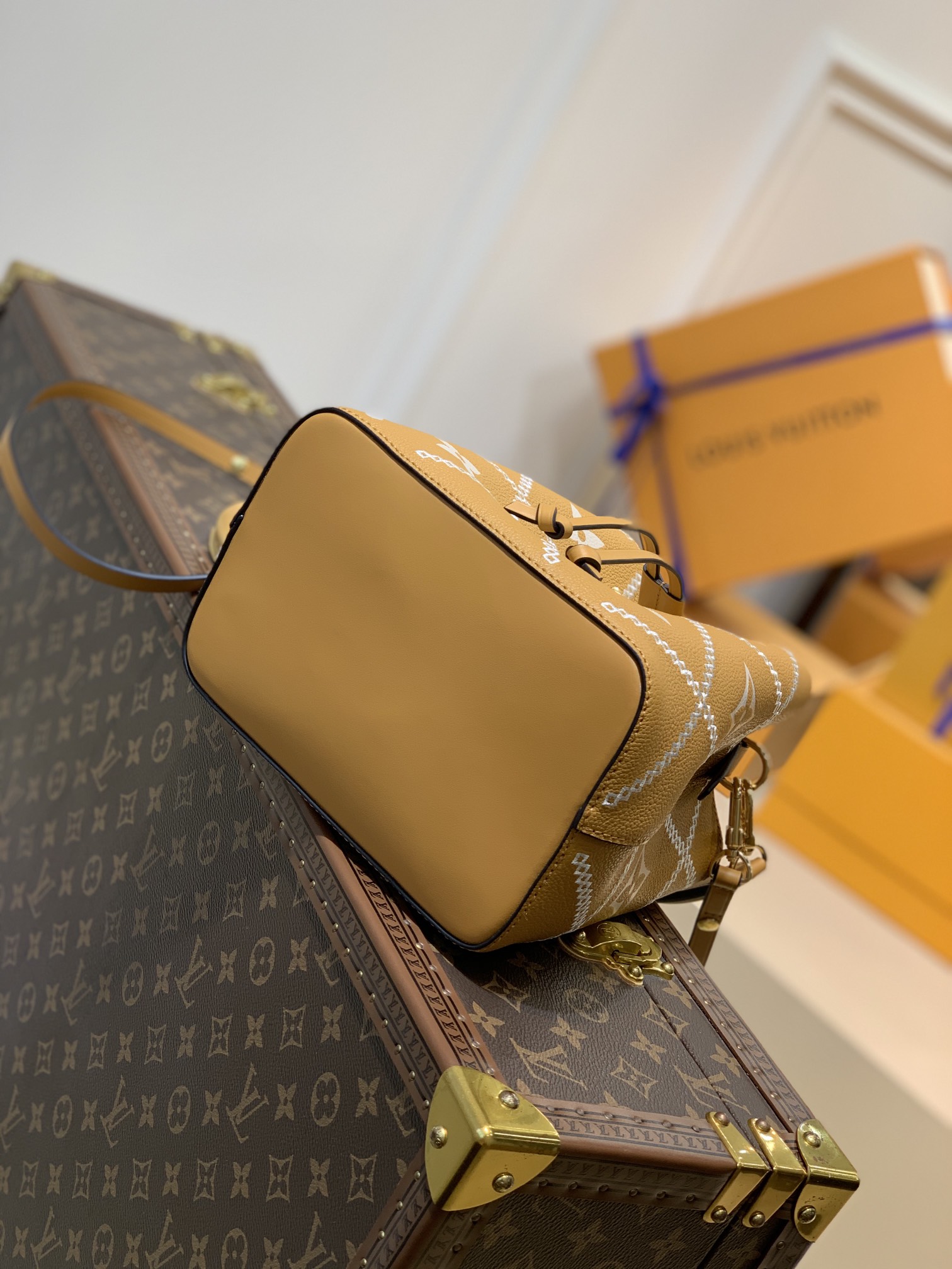Louis Vuitton M46023 NeoNoe BB Handbag-20*20*13CM