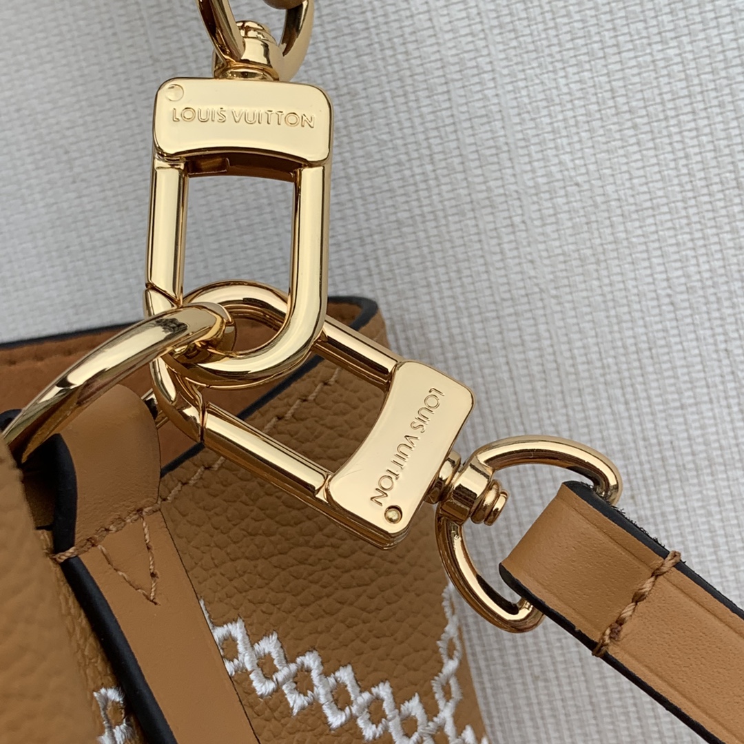 Louis Vuitton M46023 NeoNoe BB Handbag-20*20*13CM