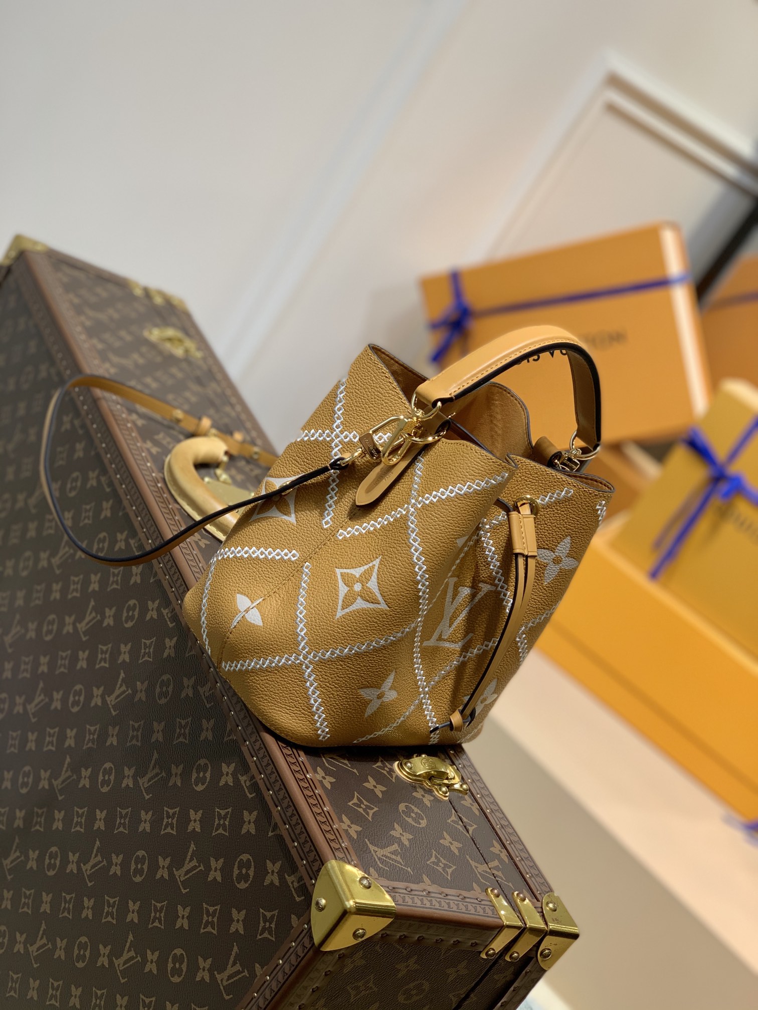 Louis Vuitton M46023 NeoNoe BB Handbag-20*20*13CM