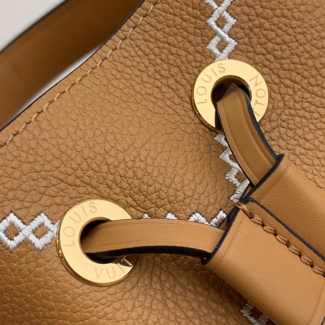 Louis Vuitton M46023 NeoNoe BB Handbag-20*20*13CM