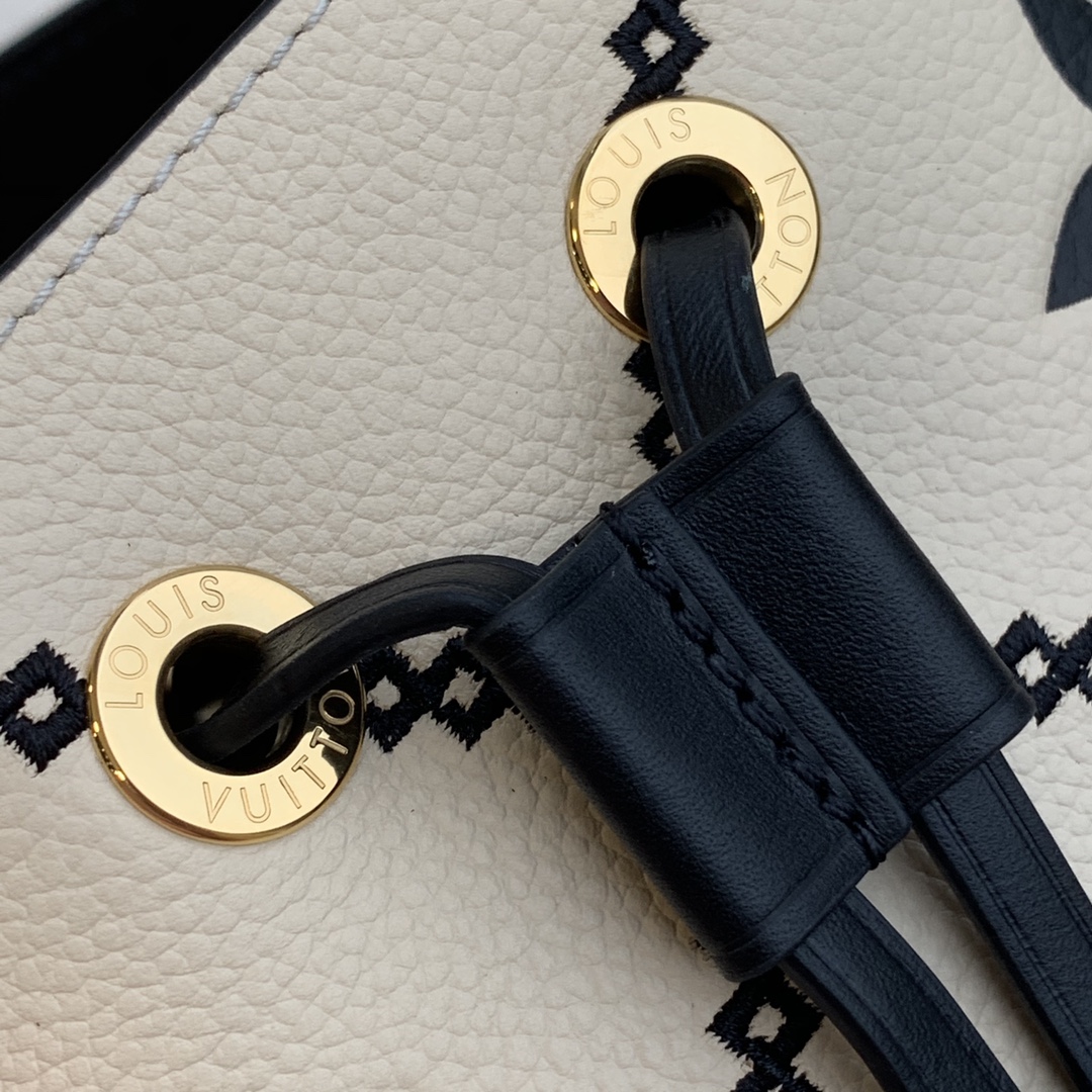 Louis Vuitton M46023 NeoNoe BB Handbag-20*20*13CM