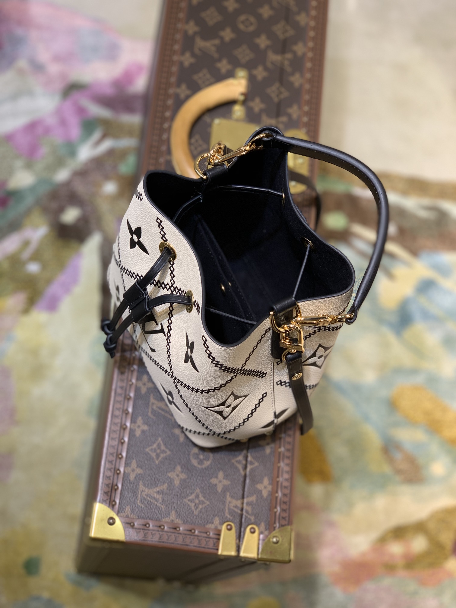 Louis Vuitton M46023 NeoNoe BB Handbag-20*20*13CM