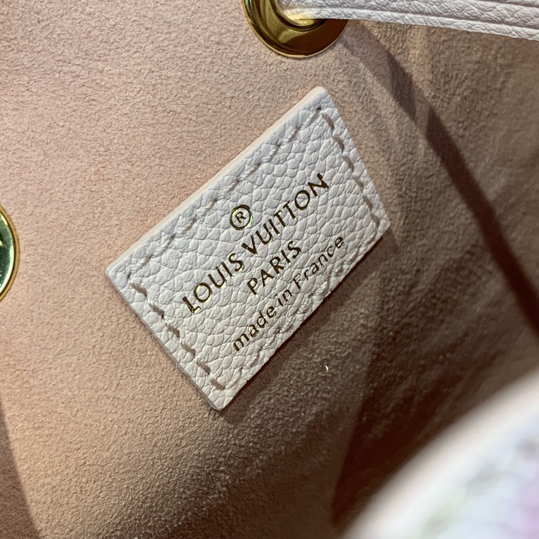 Louis Vuitton M46023 NeoNoe BB Handbag-20*20*13CM