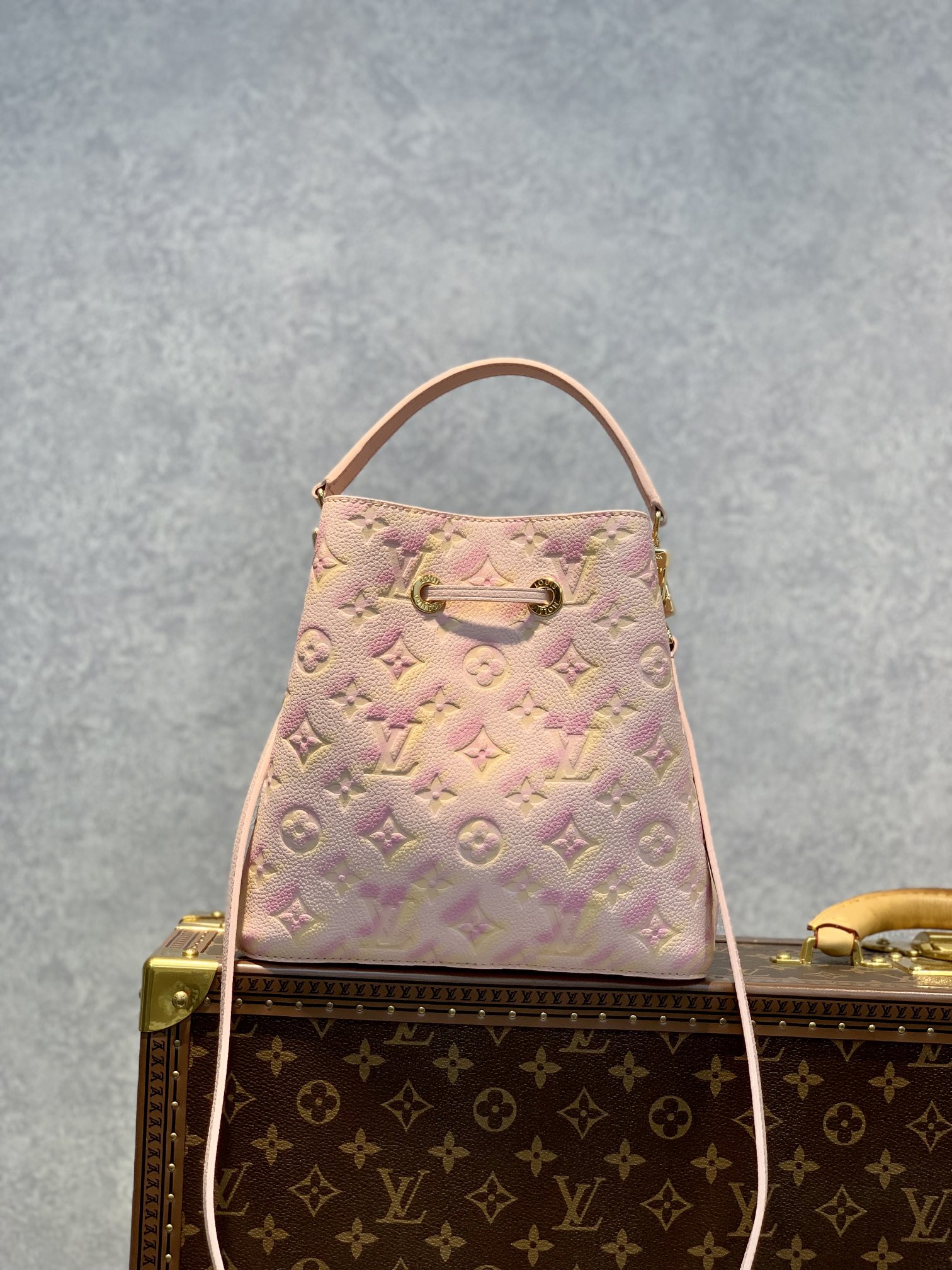 Louis Vuitton M46023 NeoNoe BB Handbag-20*20*13CM