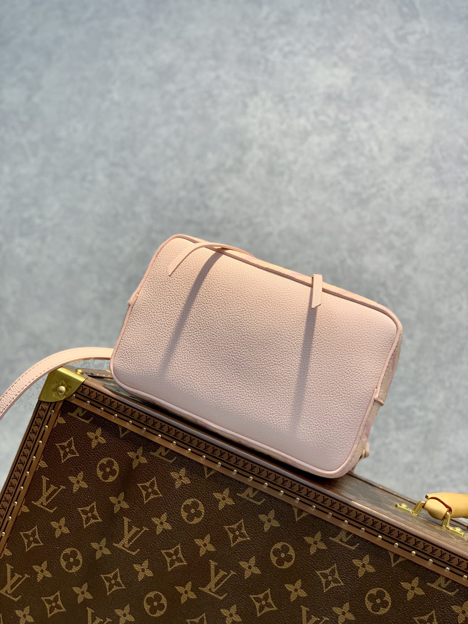 Louis Vuitton M46023 NeoNoe BB Handbag-20*20*13CM