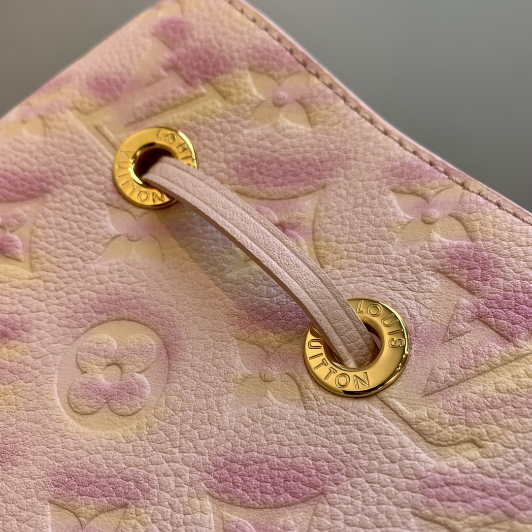 Louis Vuitton M46023 NeoNoe BB Handbag-20*20*13CM