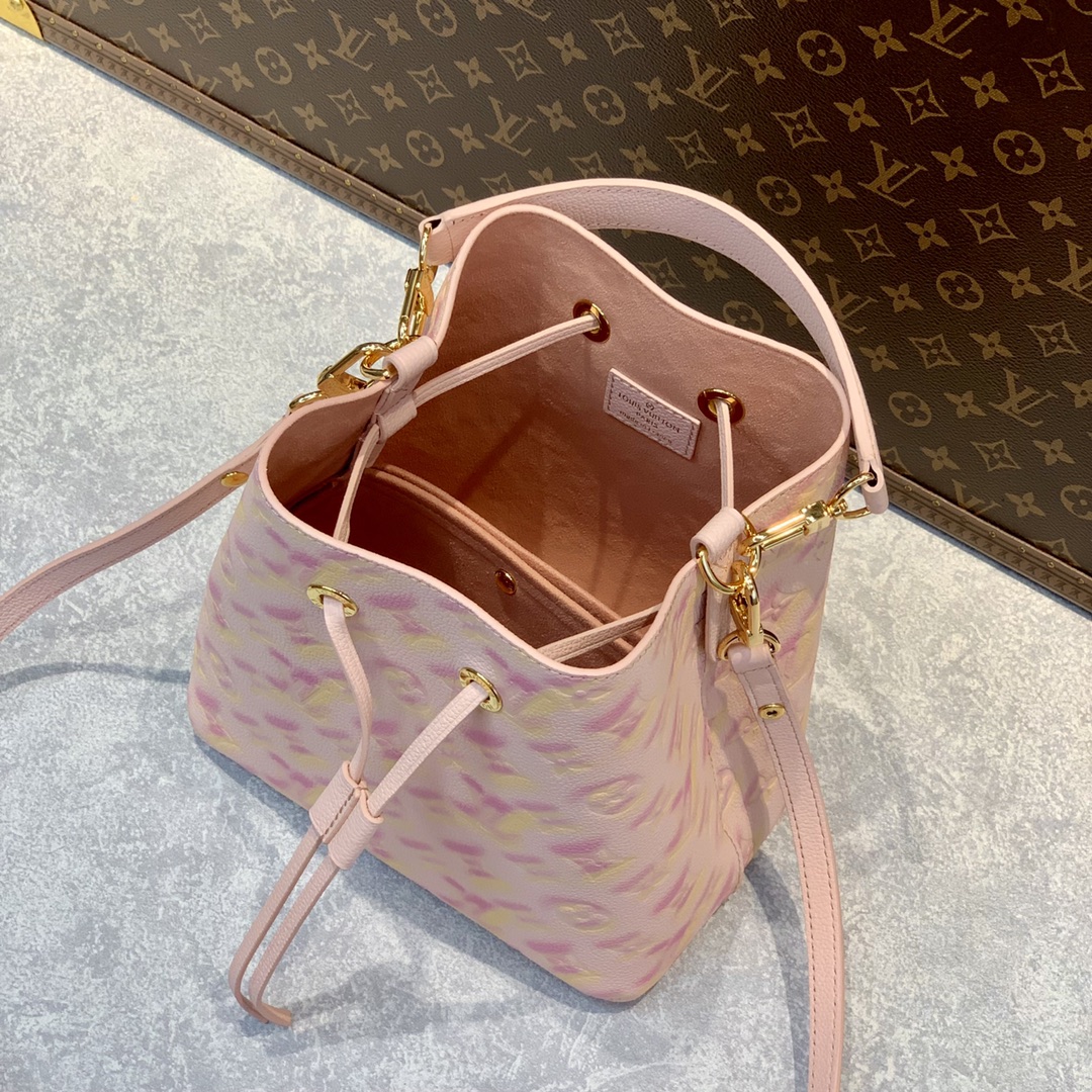 Louis Vuitton M46023 NeoNoe BB Handbag-20*20*13CM