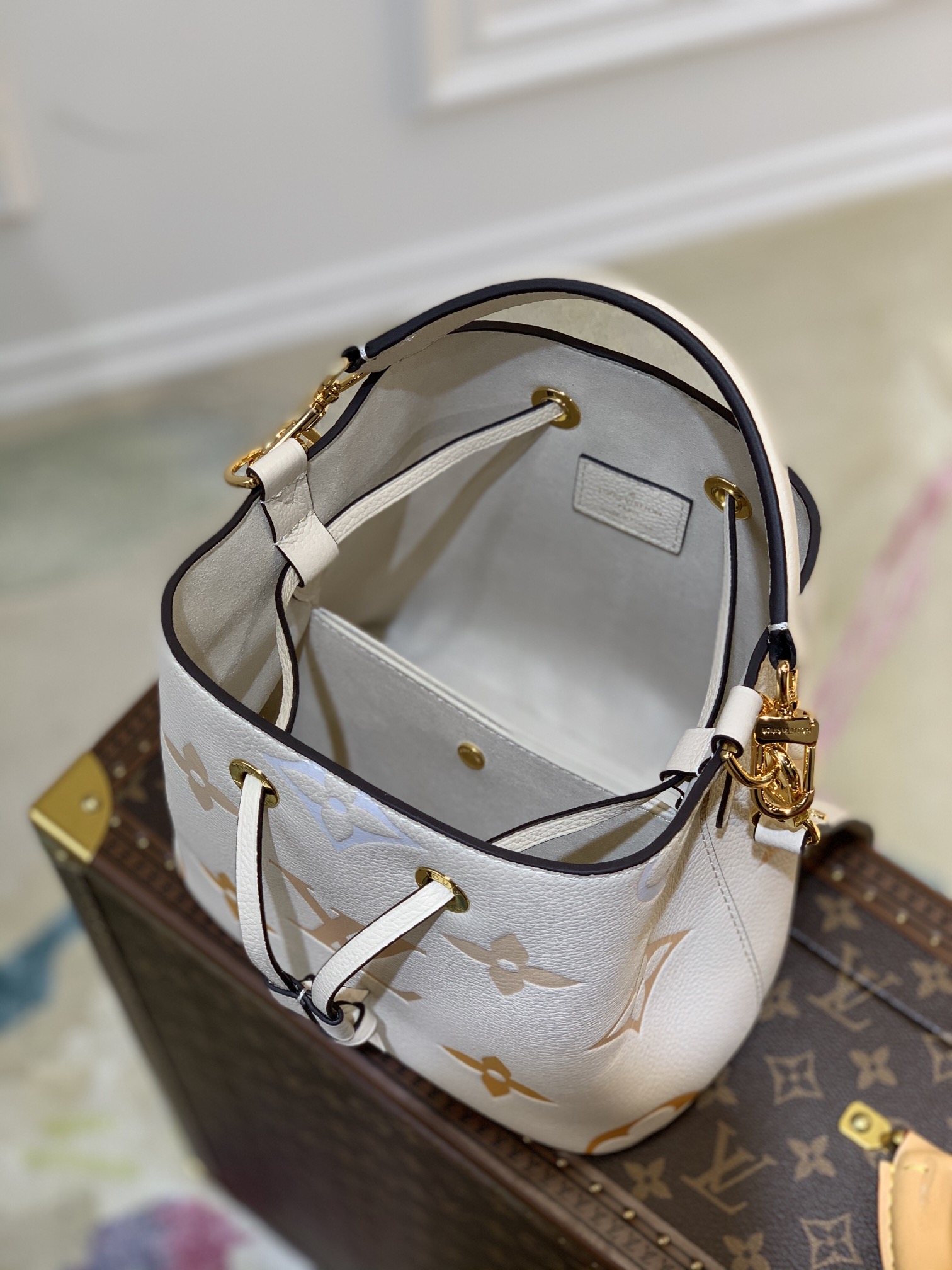 Louis Vuitton M45709 NeoNoe BB Handbag-20*20*13CM