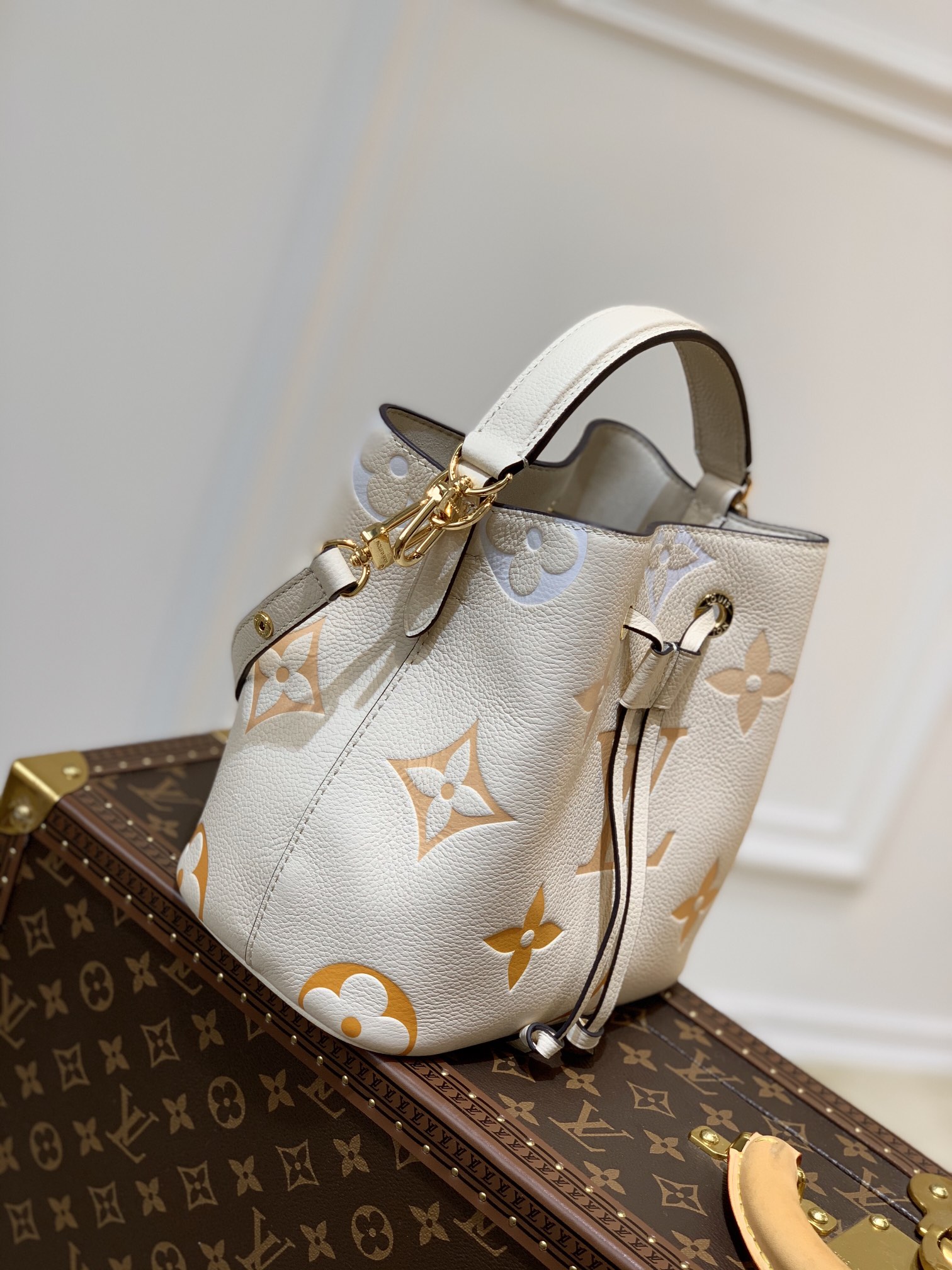 Louis Vuitton M45709 NeoNoe BB Handbag-20*20*13CM