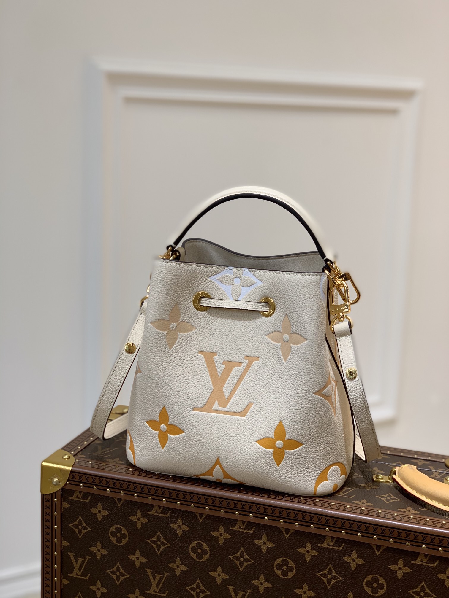 Louis Vuitton M45709 NeoNoe BB Handbag-20*20*13CM