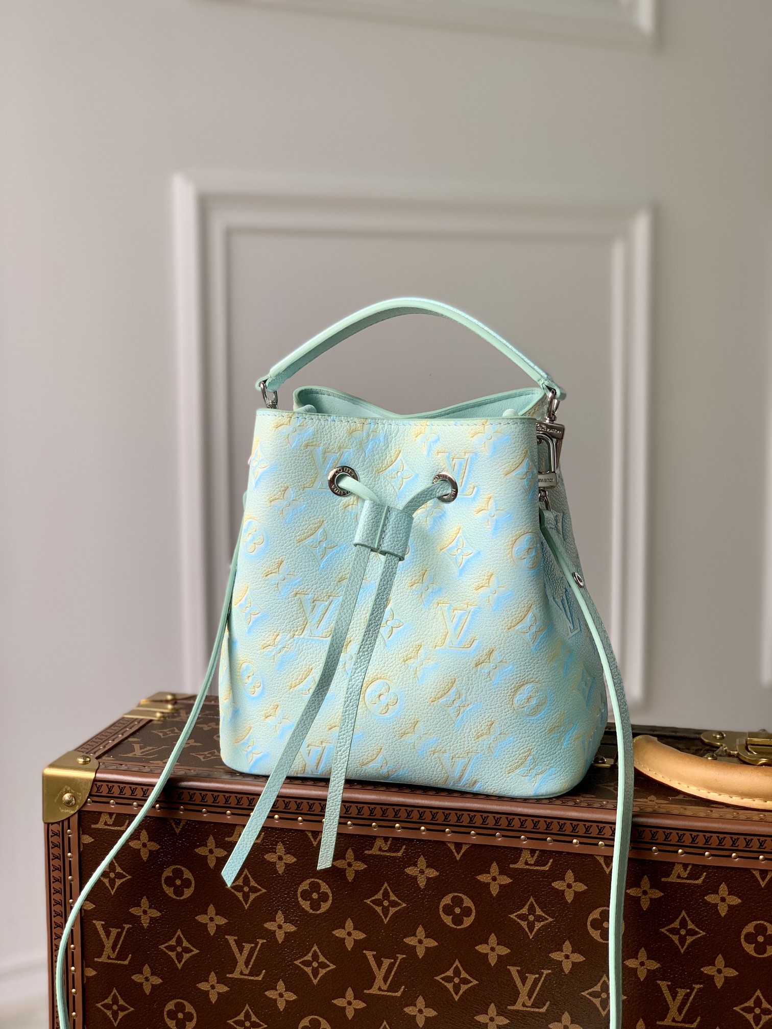 Louis Vuitton M46023 NeoNoe BB Handbag-20*20*13CM