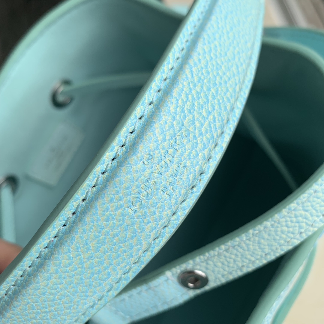 Louis Vuitton M46023 NeoNoe BB Handbag-20*20*13CM