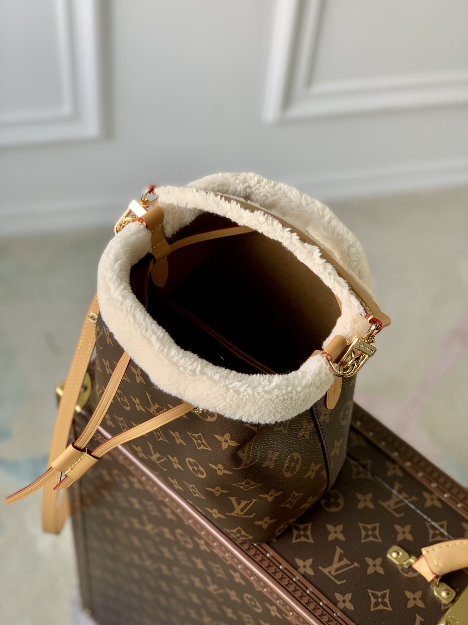 Louis Vuitton M46023 NeoNoe BB Handbag-20*20*13CM