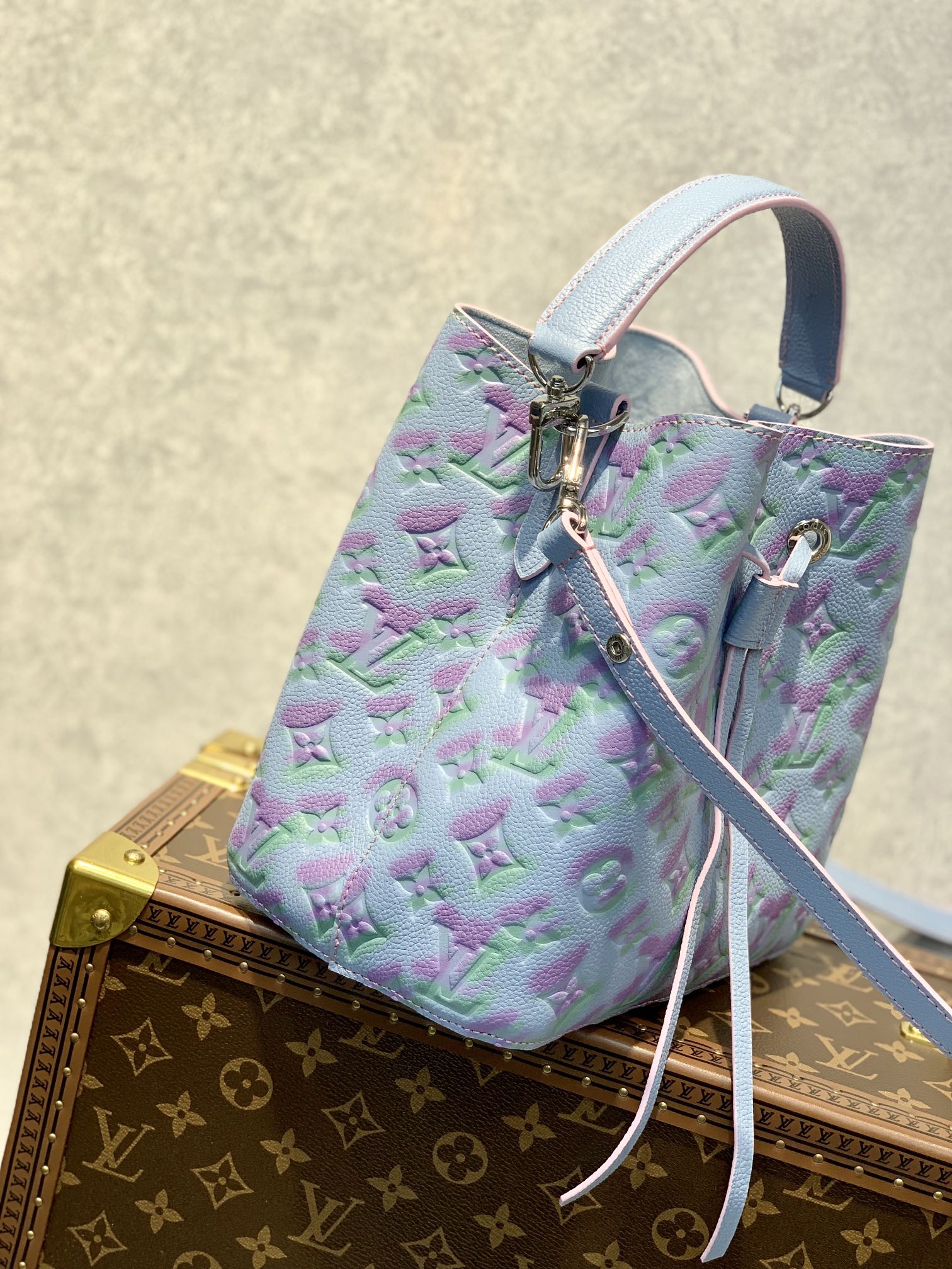 Louis Vuitton M46023 NeoNoe BB Handbag-20*20*13CM