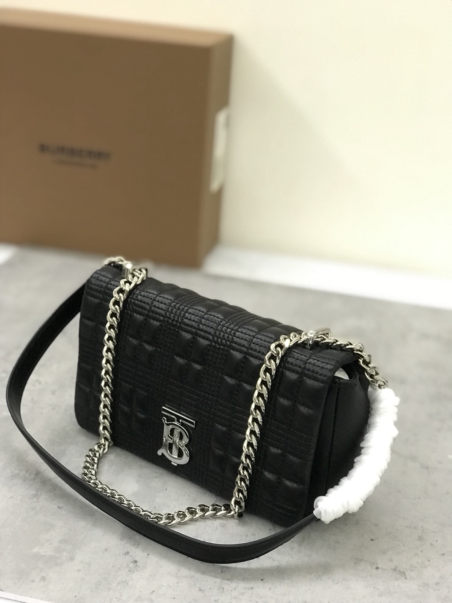 Burberry Lola Chain Bag-23*13*6CM