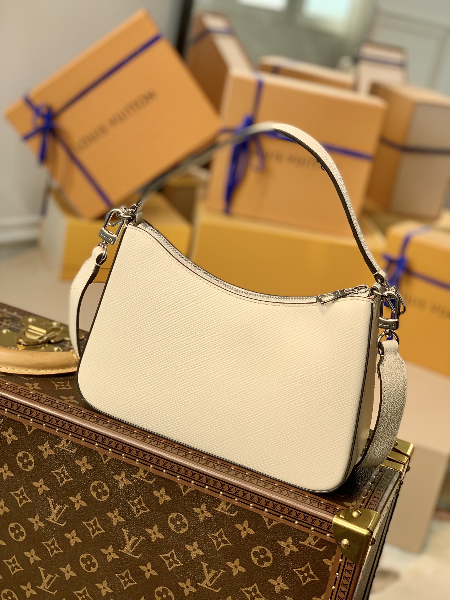 Louis Vuitton Marell Handbags-M80689-25 x 15 x 8CM Louis Vuitton Marell Handbags-M80689-25 x 15 x 8CM