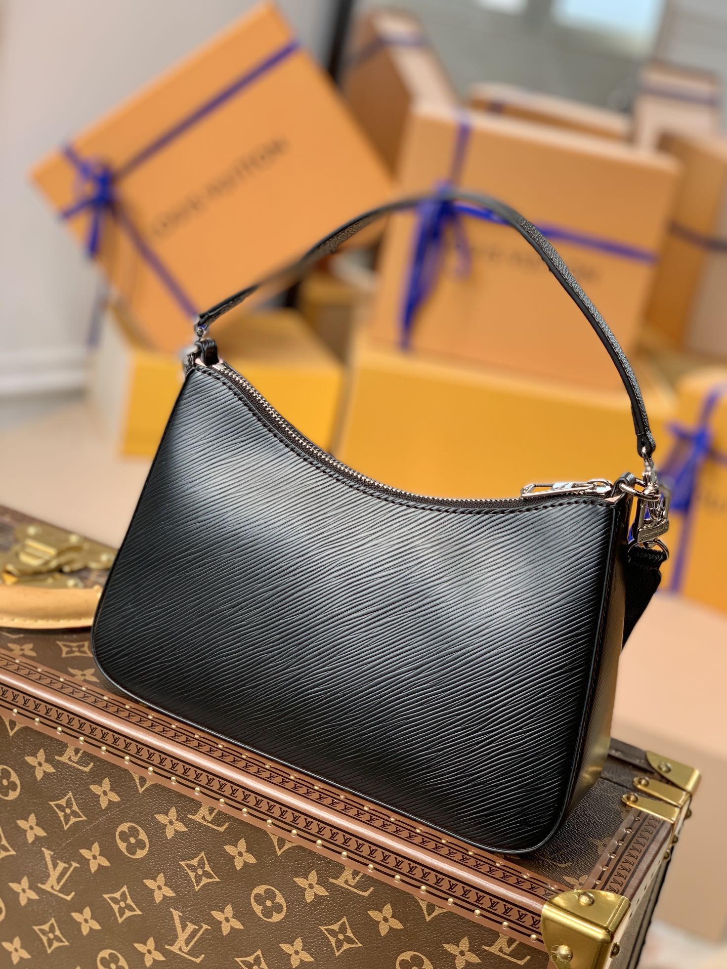 Louis Vuitton Marell Handbags-M80689-25 x 15 x 8CM Louis Vuitton Marell Handbags-M80689-25 x 15 x 8CM