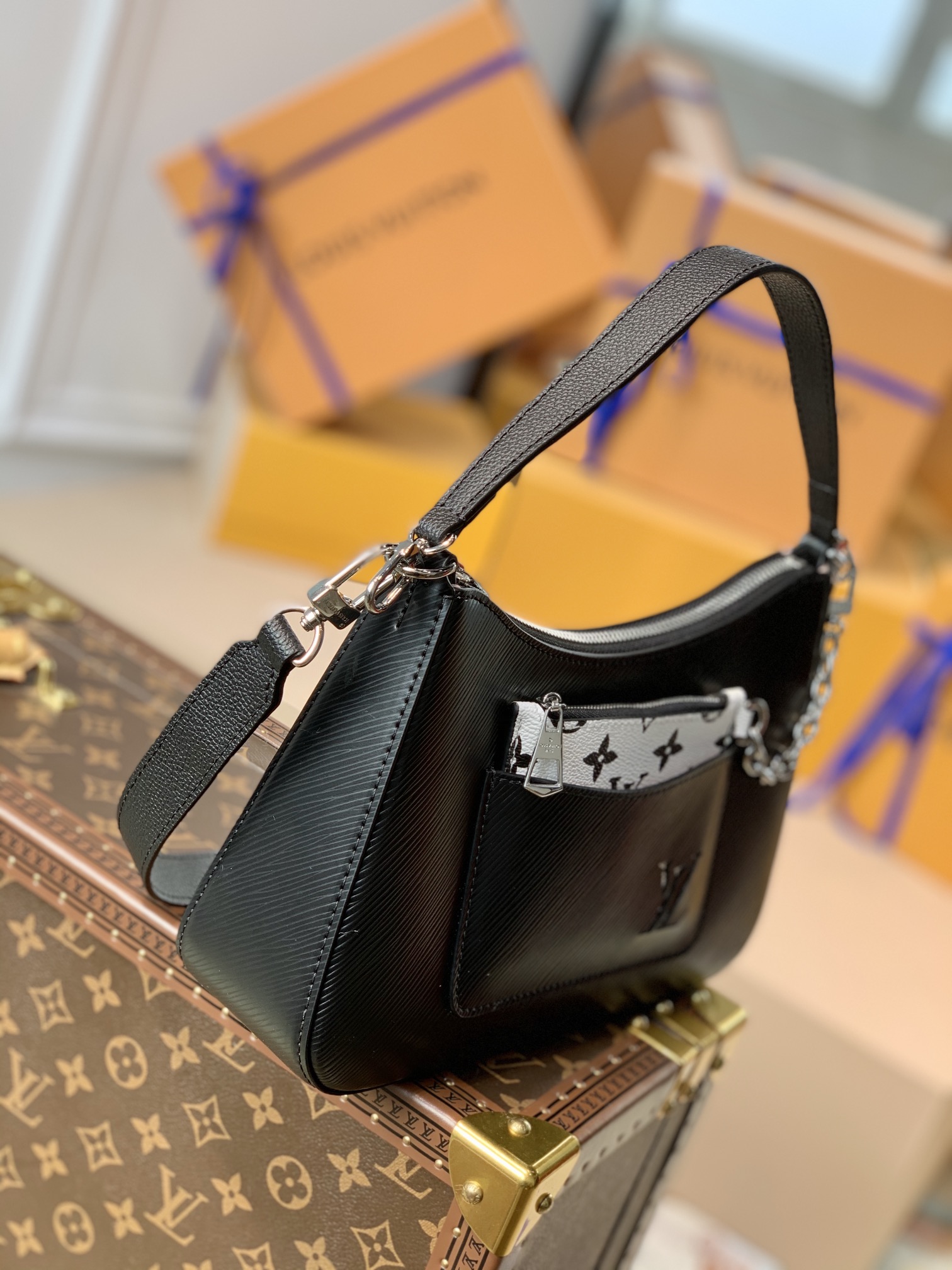 Louis Vuitton Marell Handbags-M80689-25 x 15 x 8CM Louis Vuitton Marell Handbags-M80689-25 x 15 x 8CM