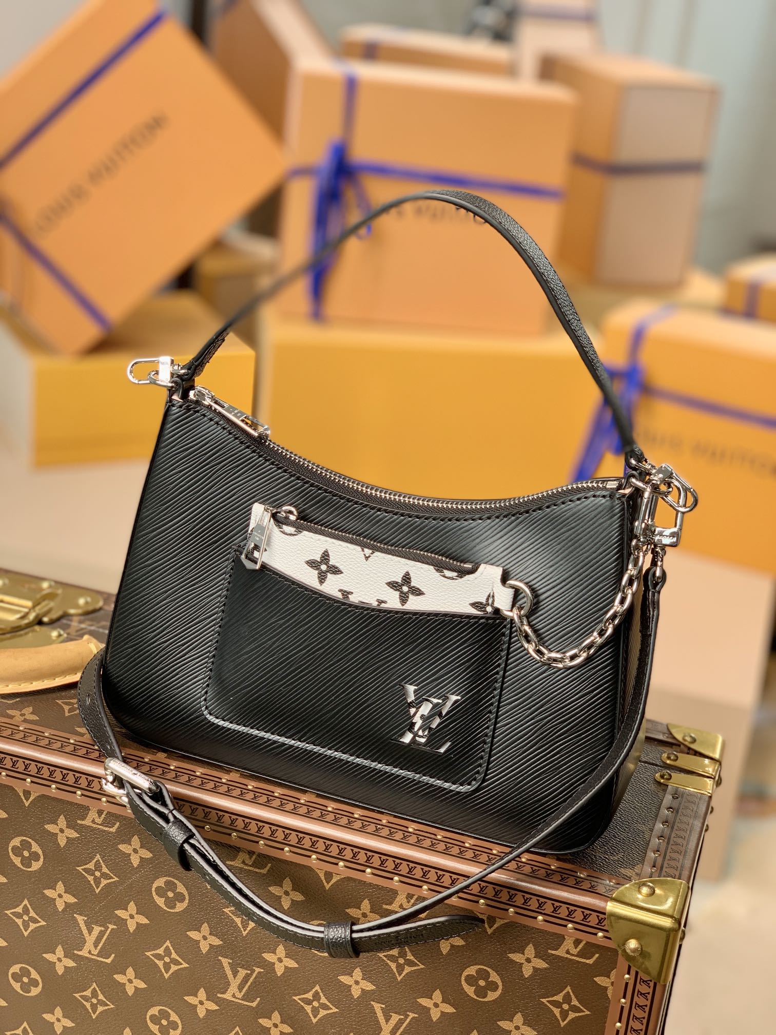 Louis Vuitton Marell Handbags-M80689-25 x 15 x 8CM