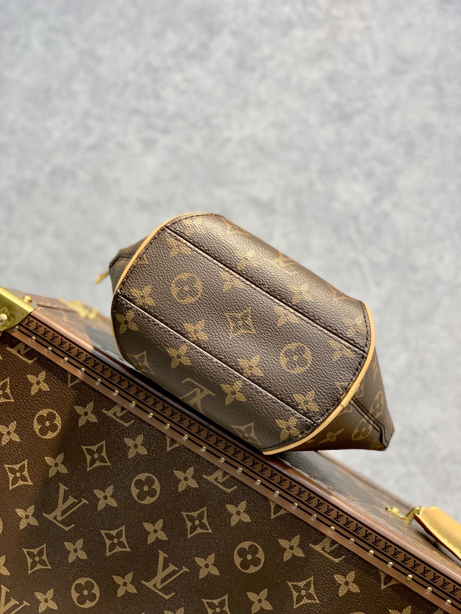 Louis Vuitton M20752 Ellipse BB -22.5*19.5*10CM