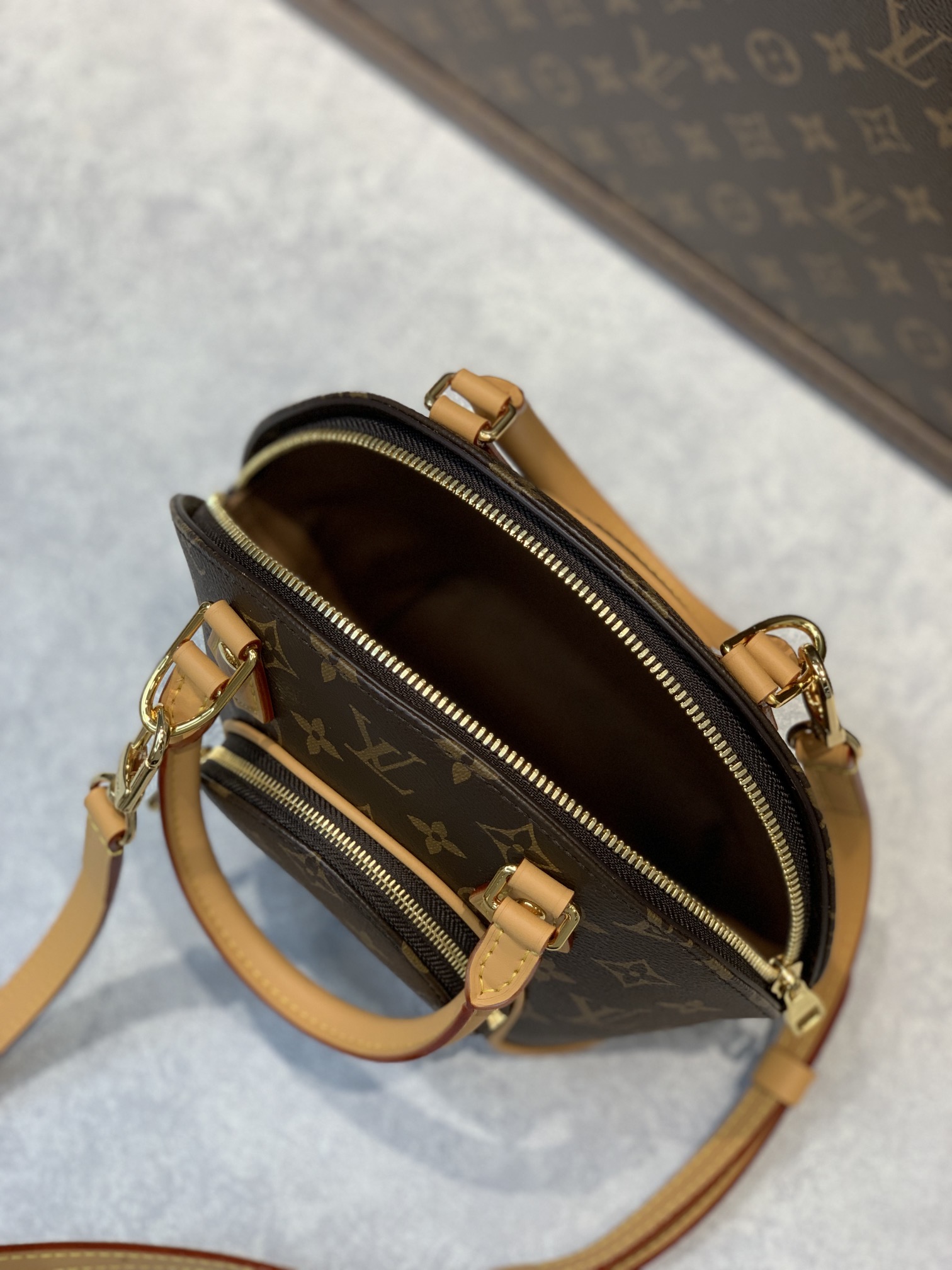 Louis Vuitton M20752 Ellipse BB -22.5*19.5*10CM