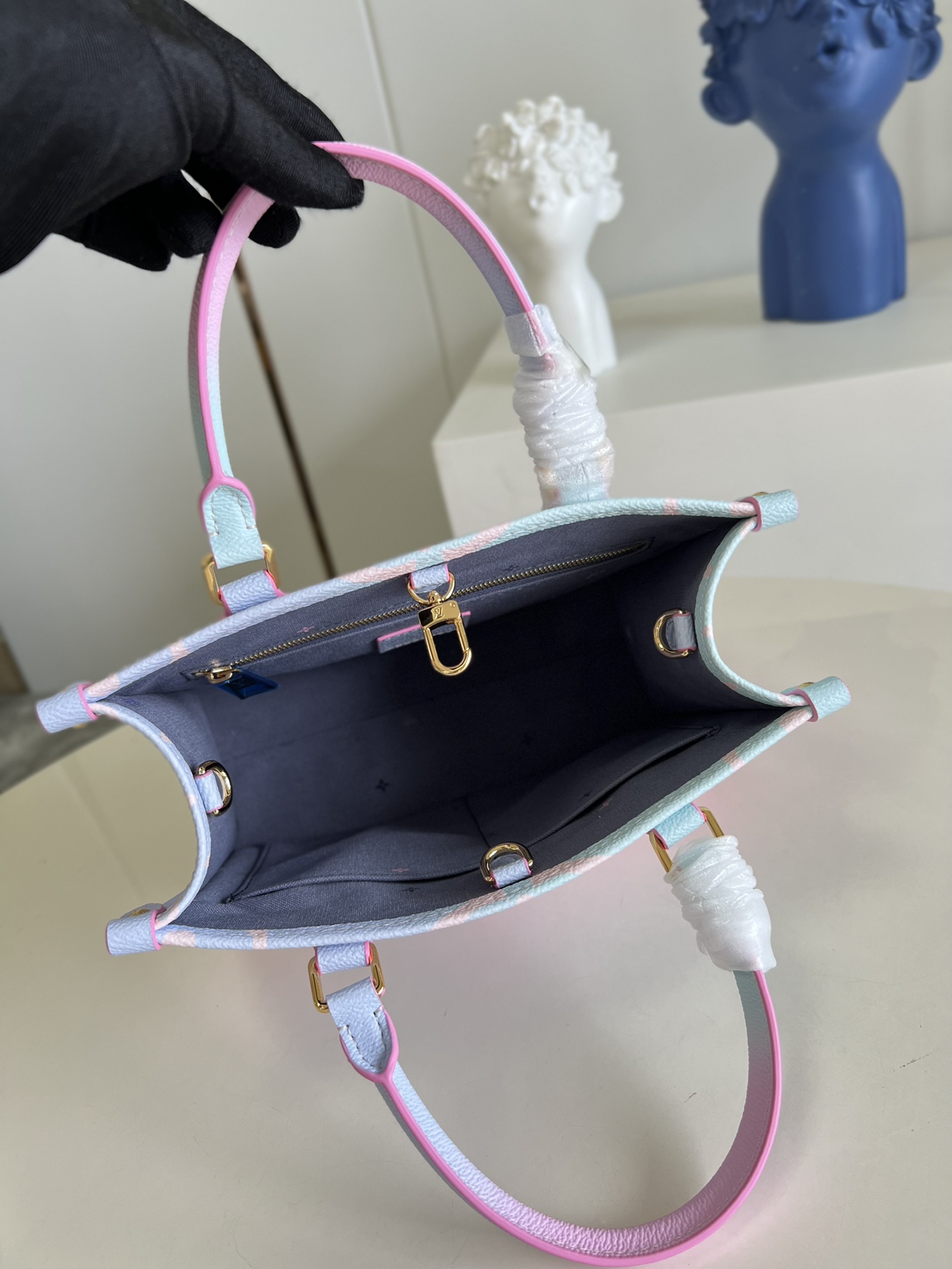 Louis Vuitton Onthego Handbag-25*19*11.5 CM