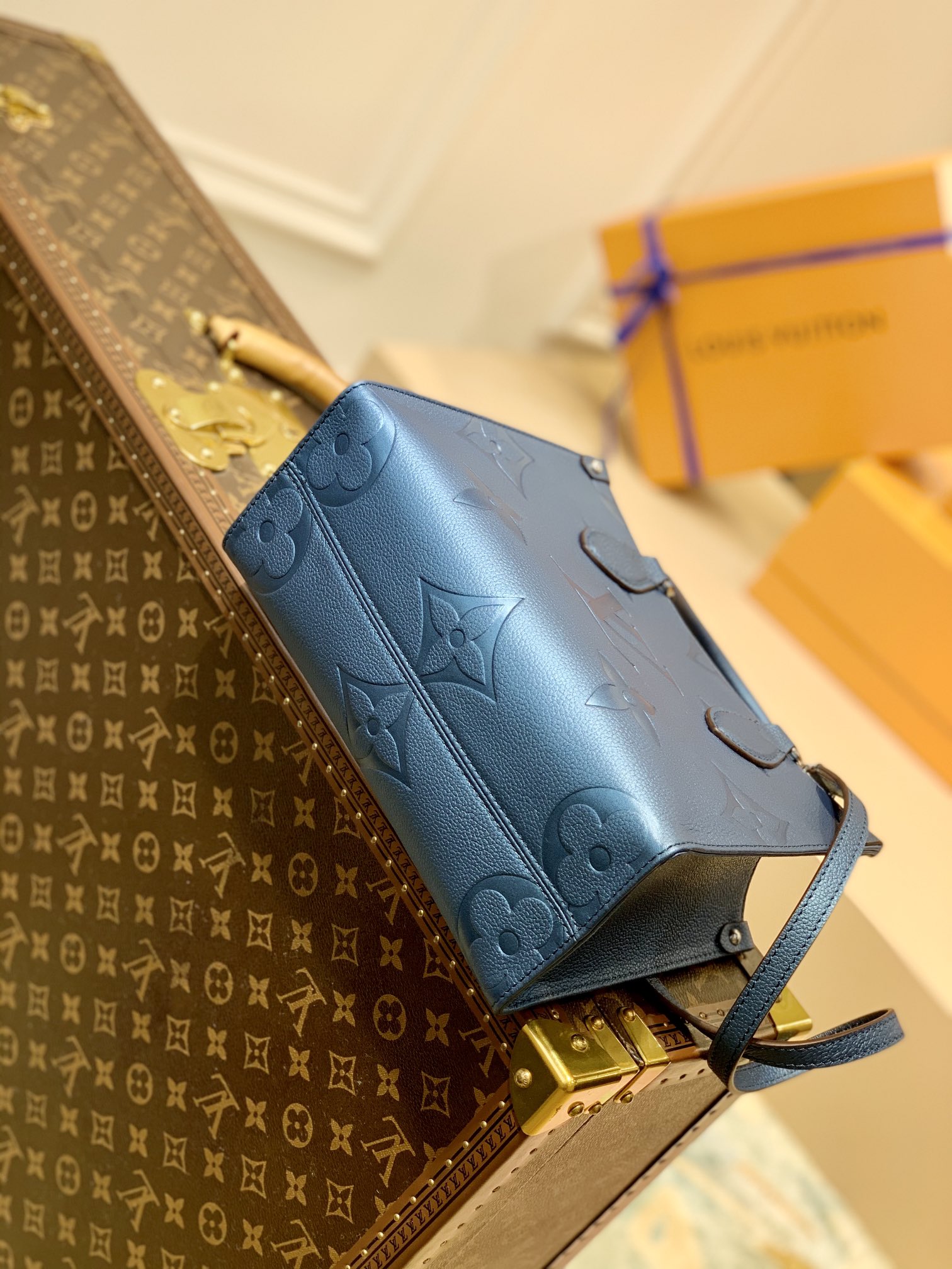 Louis Vuitton Onthego Handbag-25*19*11CM