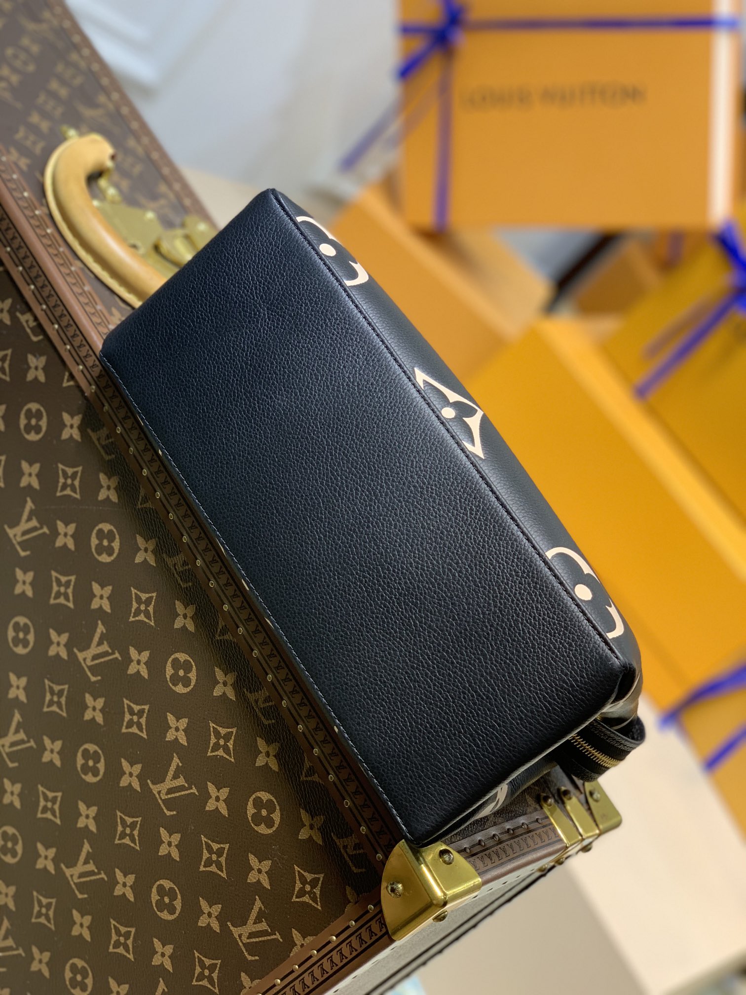 Louis Vuitton M45898 Petit Palais Handbags-29×18×12CM Louis Vuitton M45898 Petit Palais Handbags-29×18×12CM