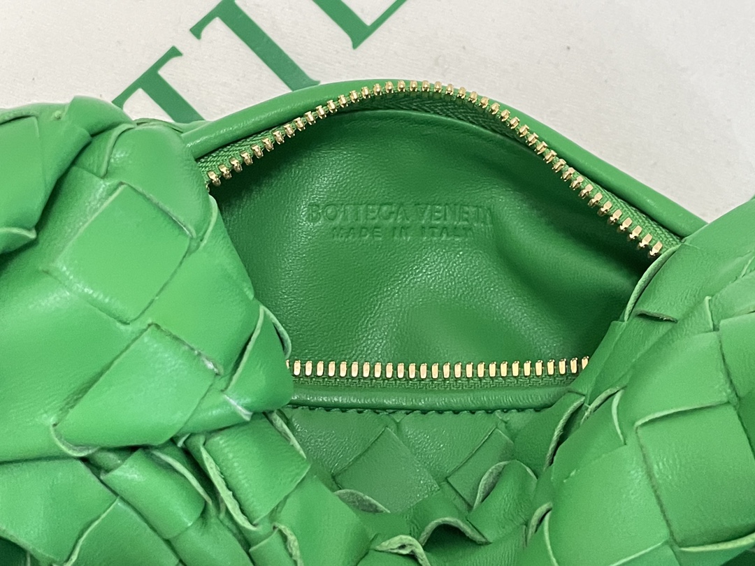 Bottega Veneta Small Hobo Bag-27*22*3CM