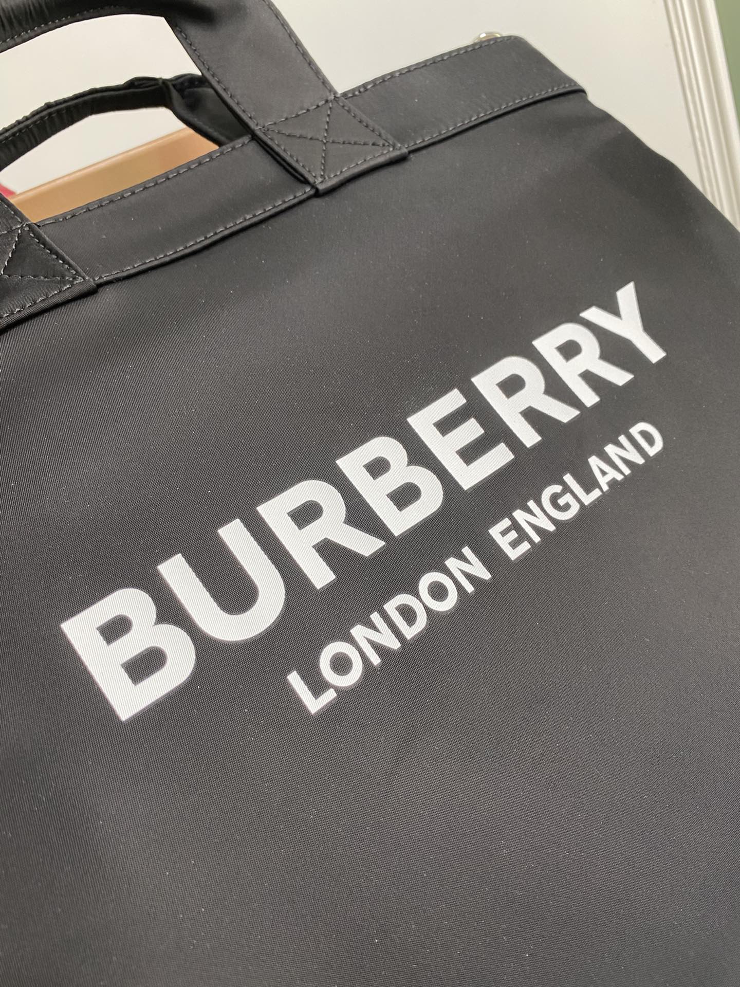 Burberry Tote-37x8x38CM