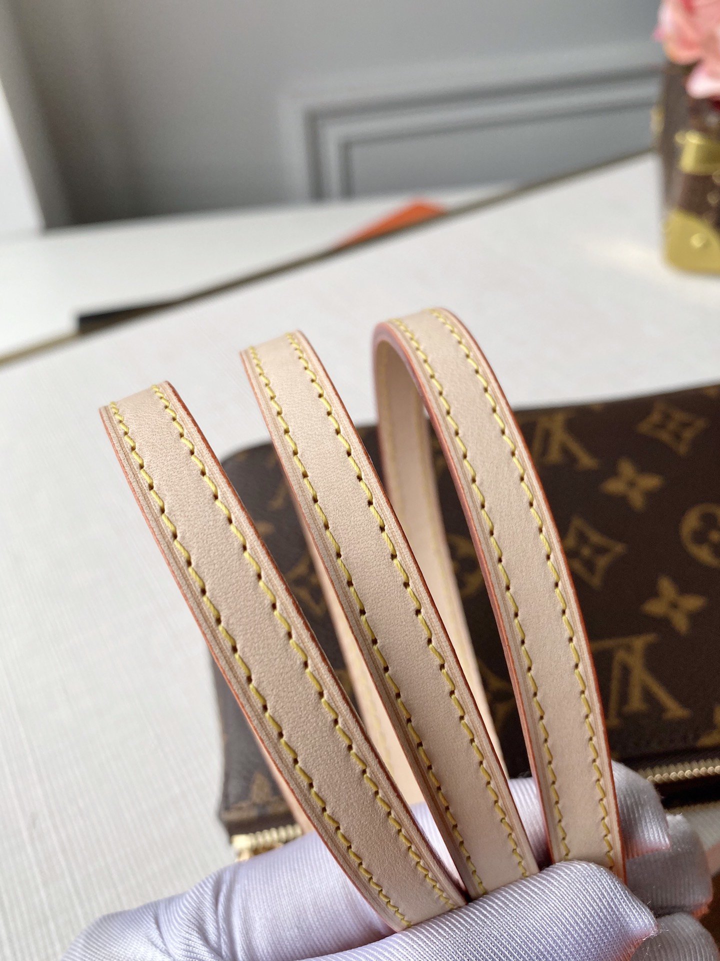 Louis Vuitton Pochette Accessions-21*4*13CM