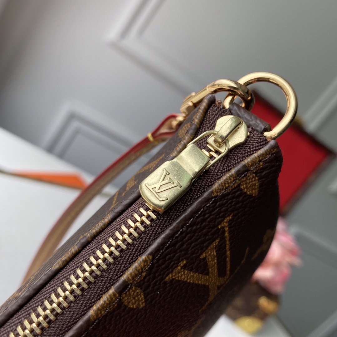 Louis Vuitton Pochette Accessions-21*4*13CM