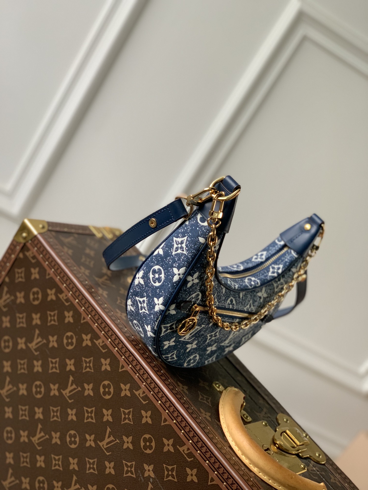 Louis Vuitton Loop Handbags-M40511-23*13*6CM