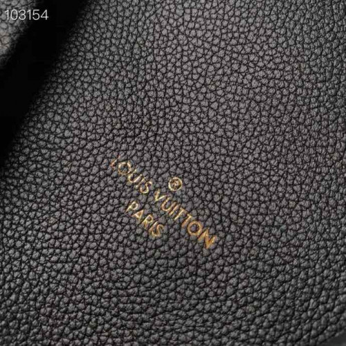 Louis Vuitton V Tote-36*27*16CM Louis Vuitton V Tote-36*27*16CM
