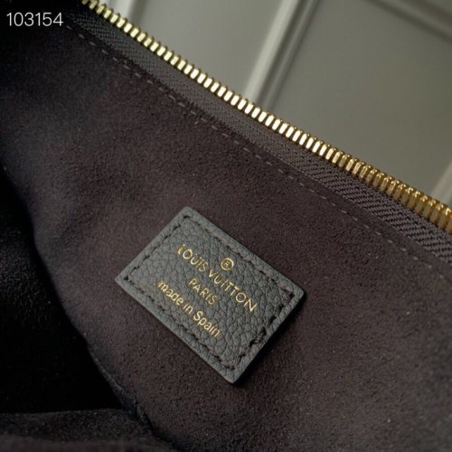 Louis Vuitton V Tote-36*27*16CM Louis Vuitton V Tote-36*27*16CM