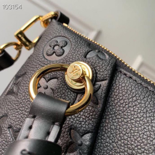 Louis Vuitton V Tote-36*27*16CM Louis Vuitton V Tote-36*27*16CM